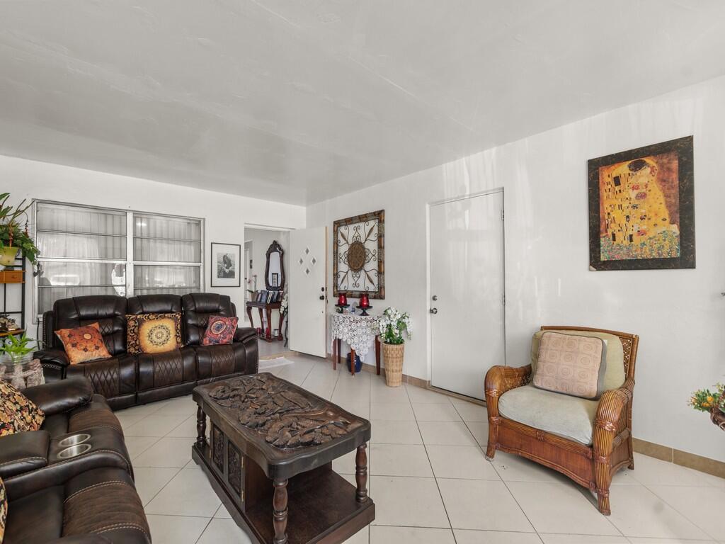 2405 Blossom Court Property Photo 4