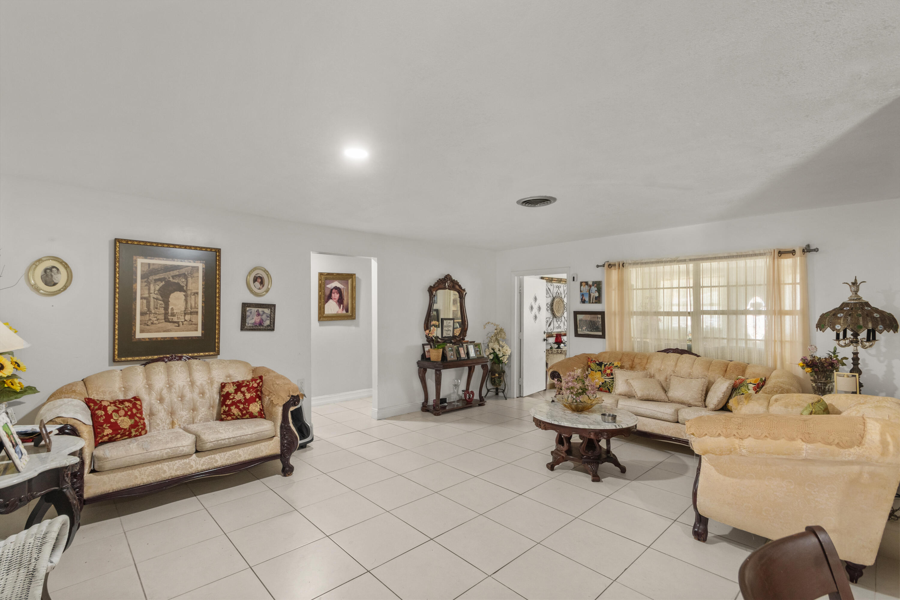 2405 Blossom Court Property Photo 5