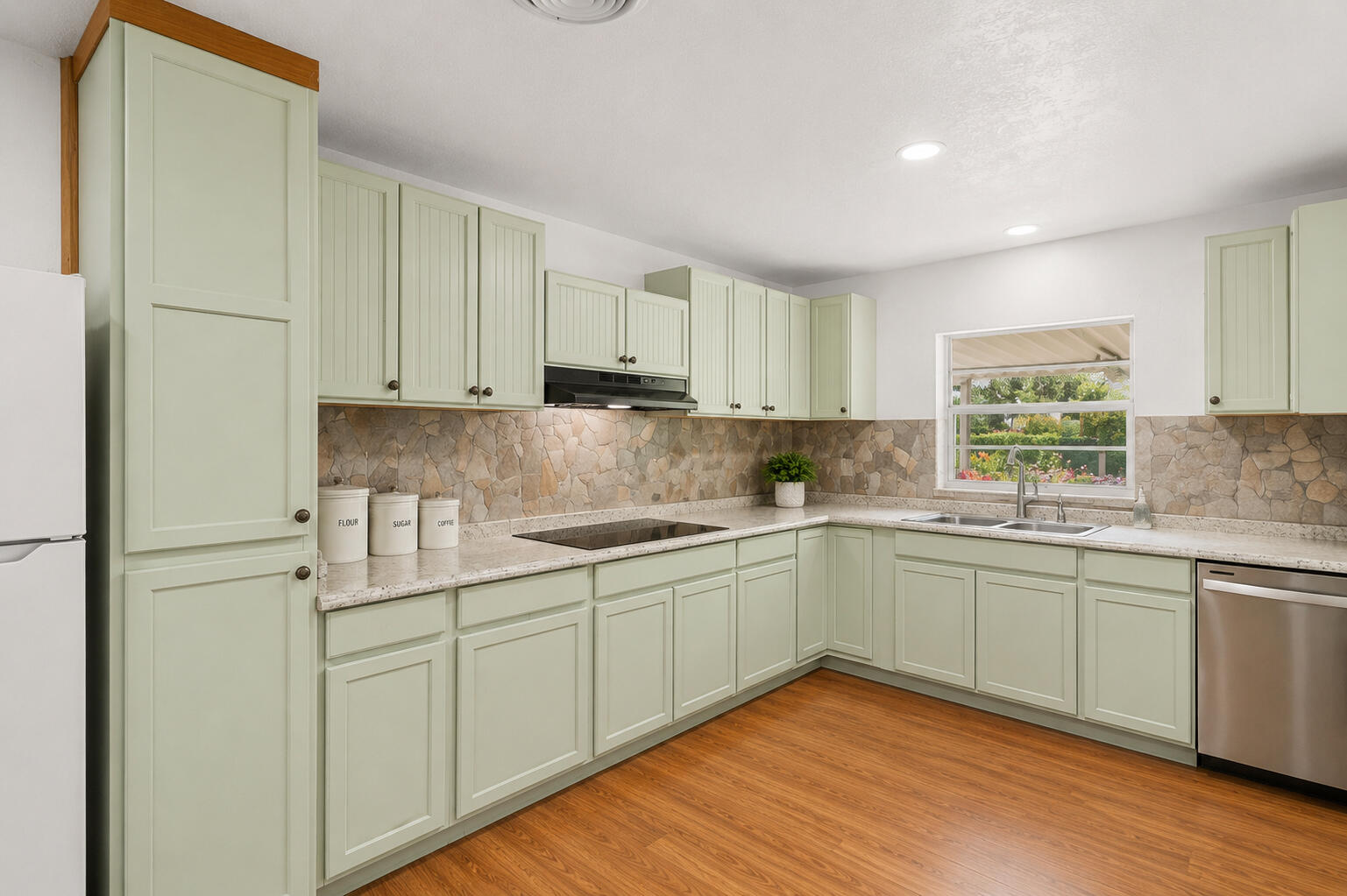 2405 Blossom Court Property Photo 8