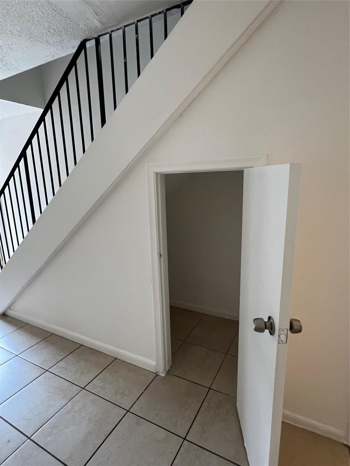 2442 Nw 52nd Avenue 2442 Property Photo 4