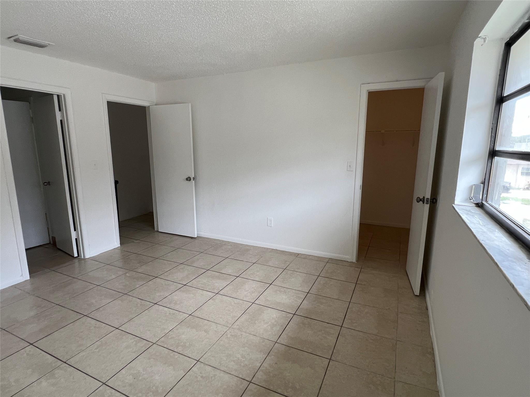 2442 Nw 52nd Avenue 2442 Property Photo 8