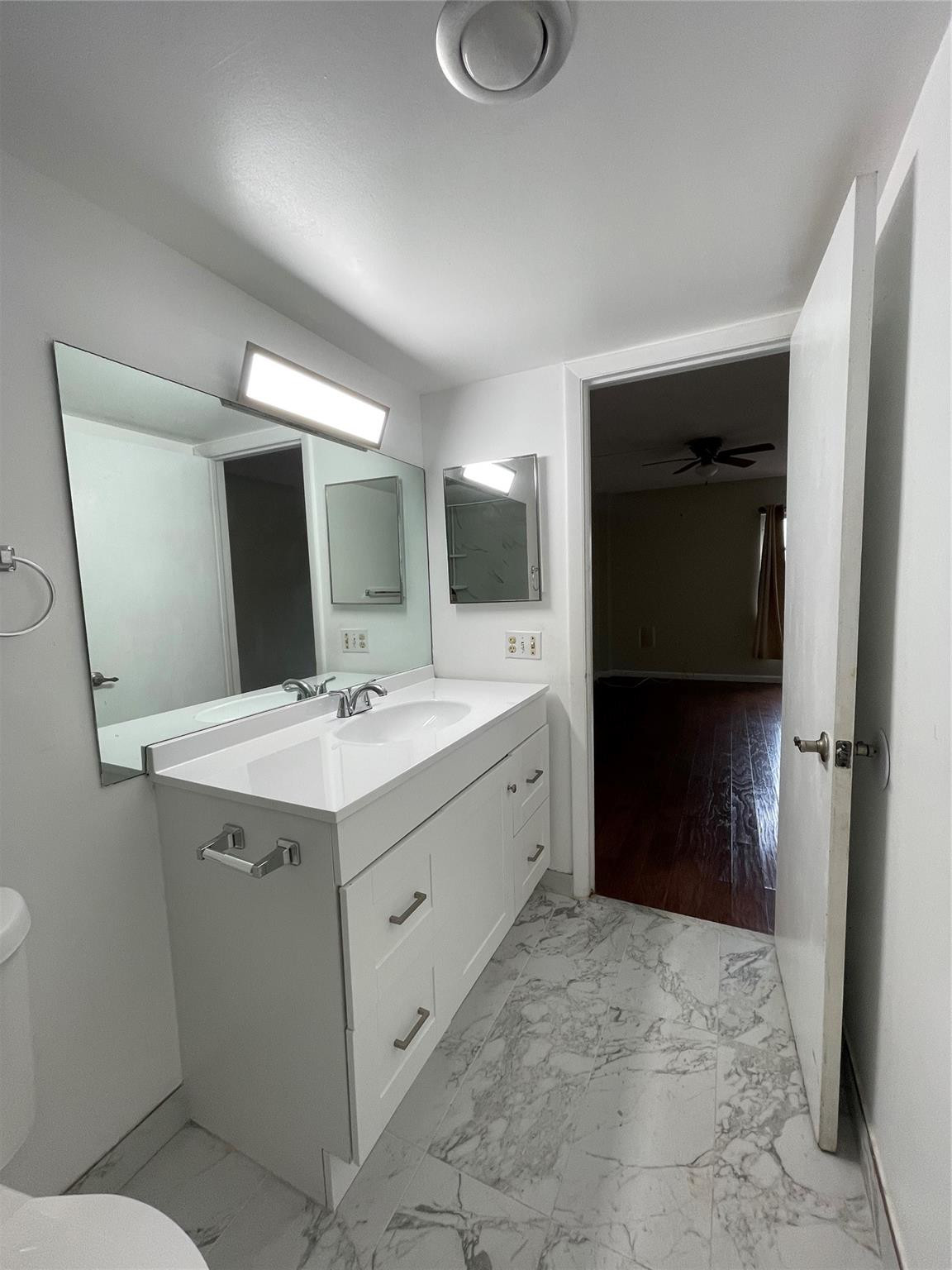 4158 Inverrary Drive 111 Property Photo 27