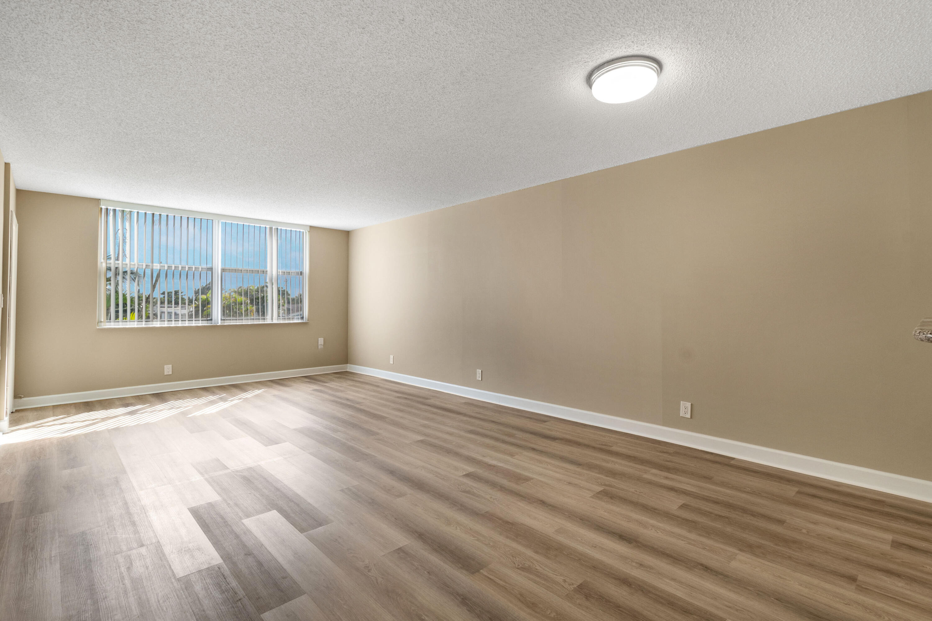 6870 Royal Palm Boulevard 202m Property Photo 2
