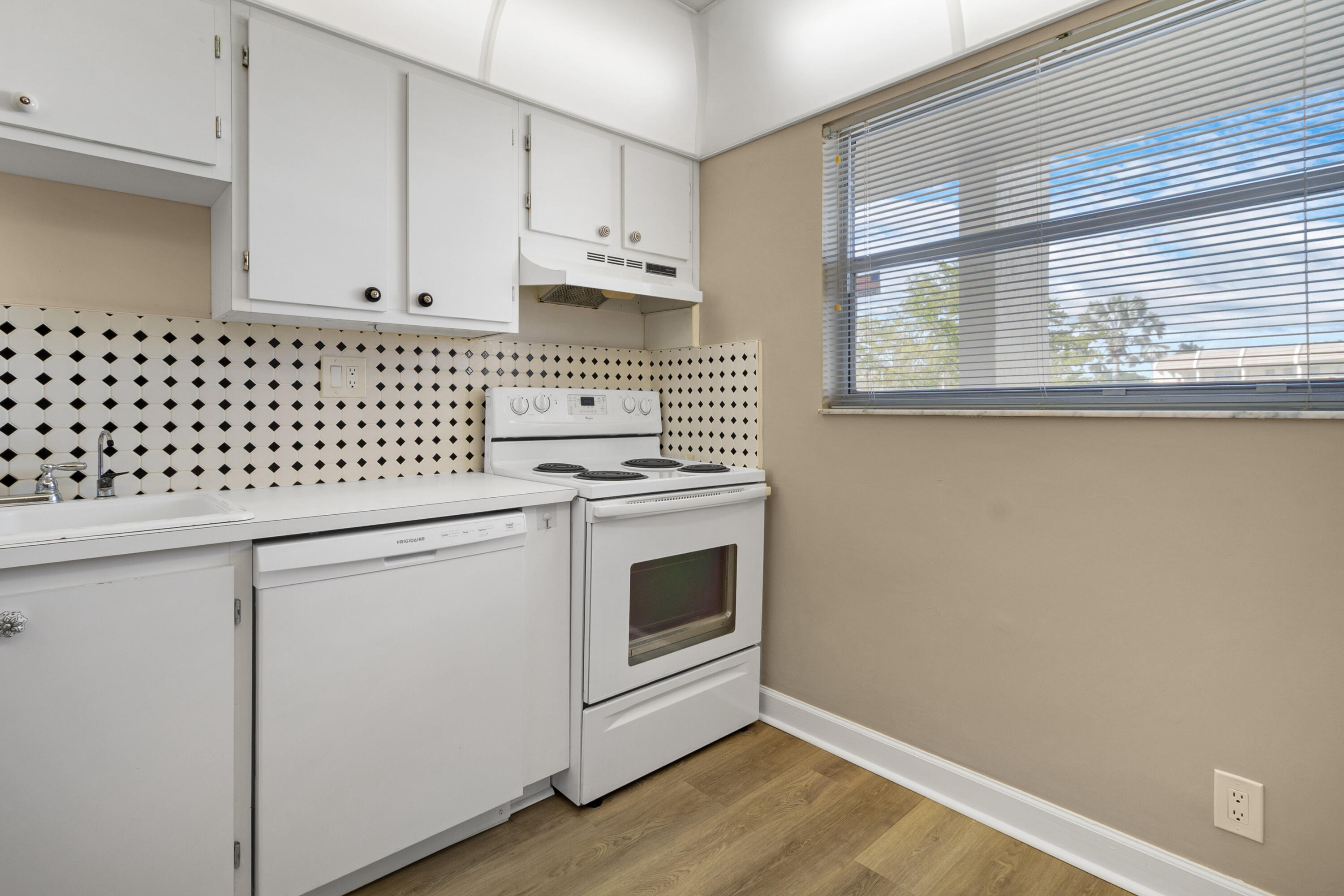 6870 Royal Palm Boulevard 202m Property Photo 8
