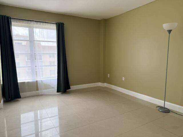 4154 Inverrary Drive 407 Property Photo 14