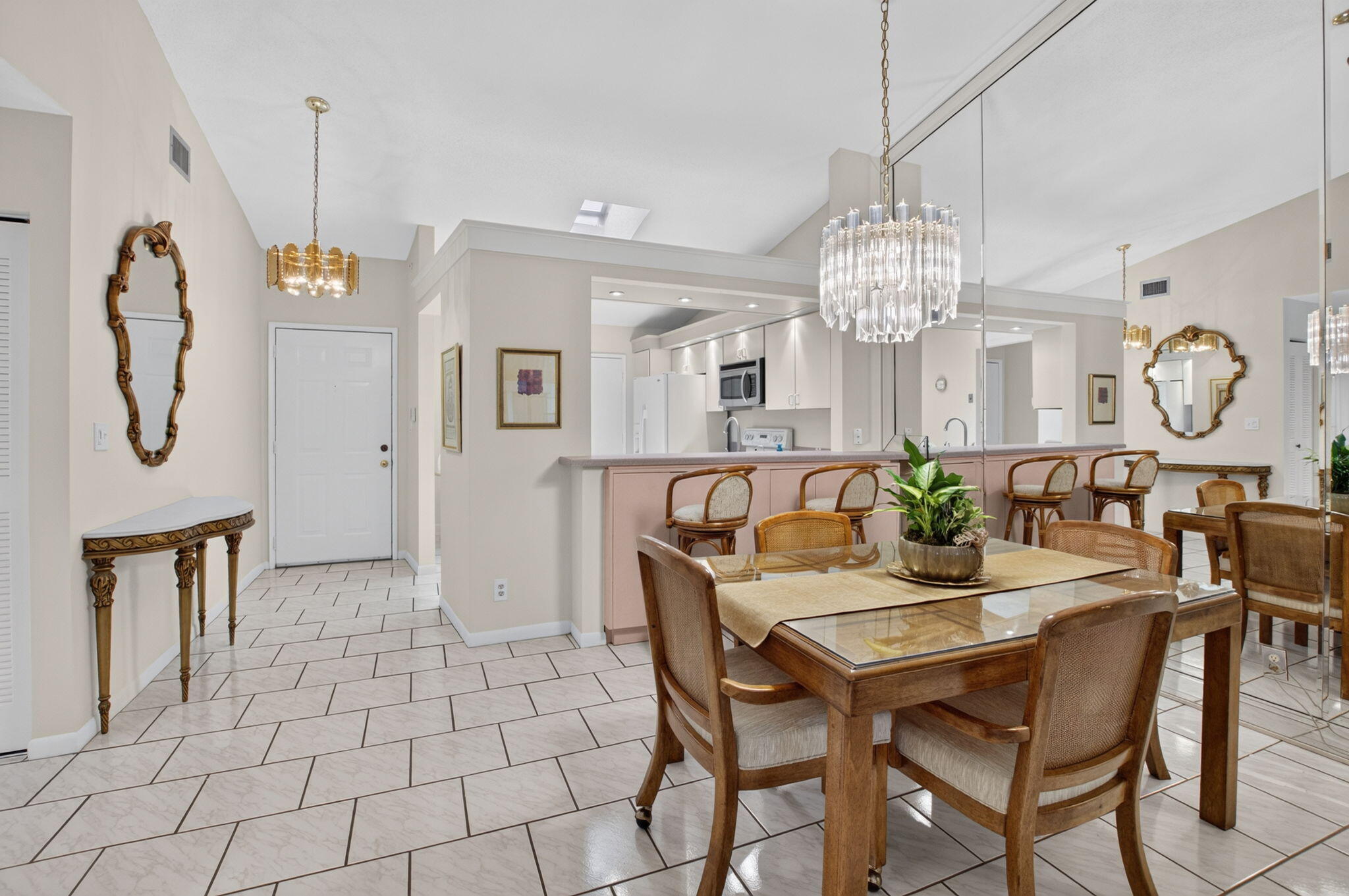 10546 Beach Palm Court B Property Photo 6