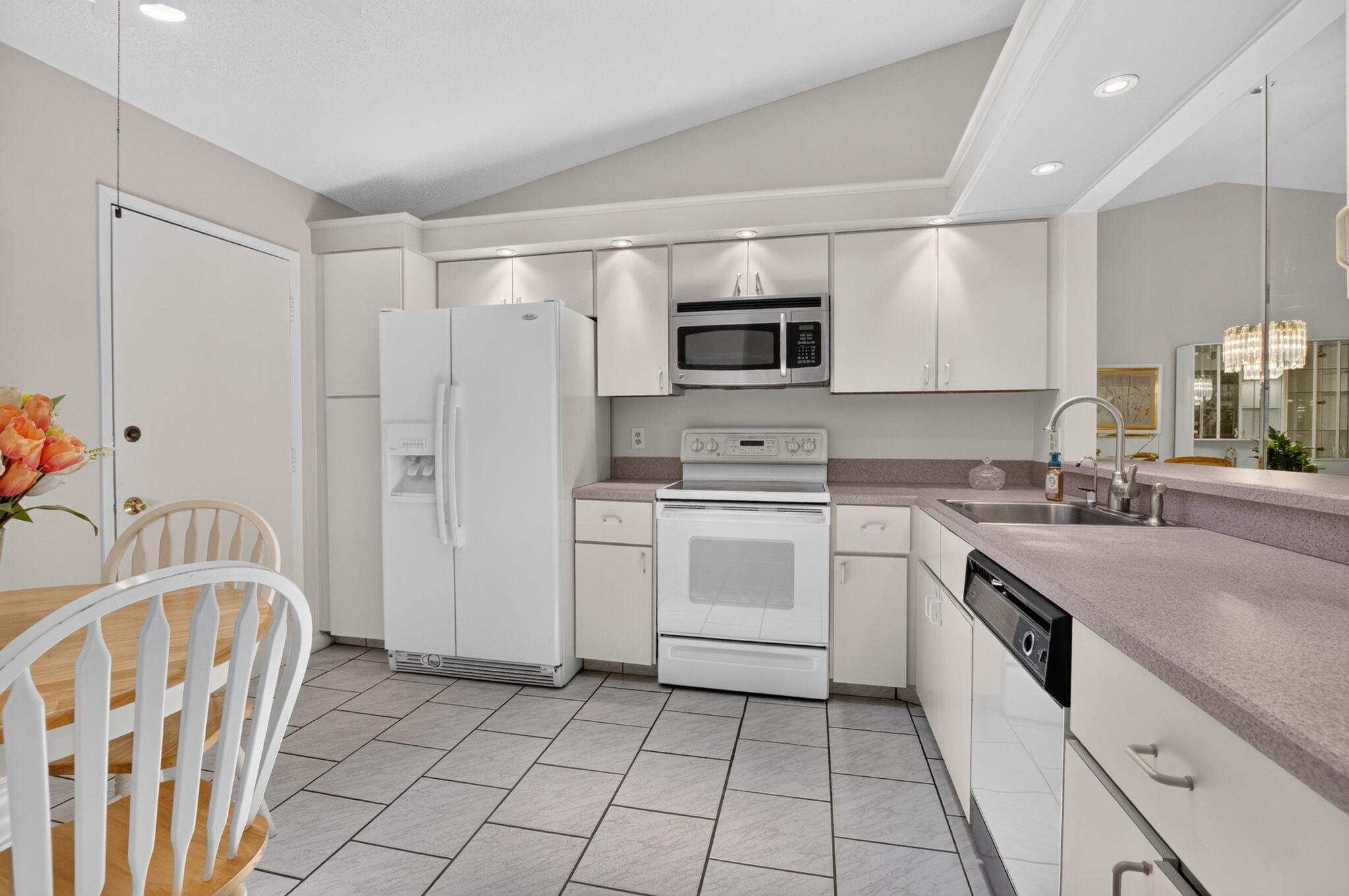 10546 Beach Palm Court B Property Photo 8