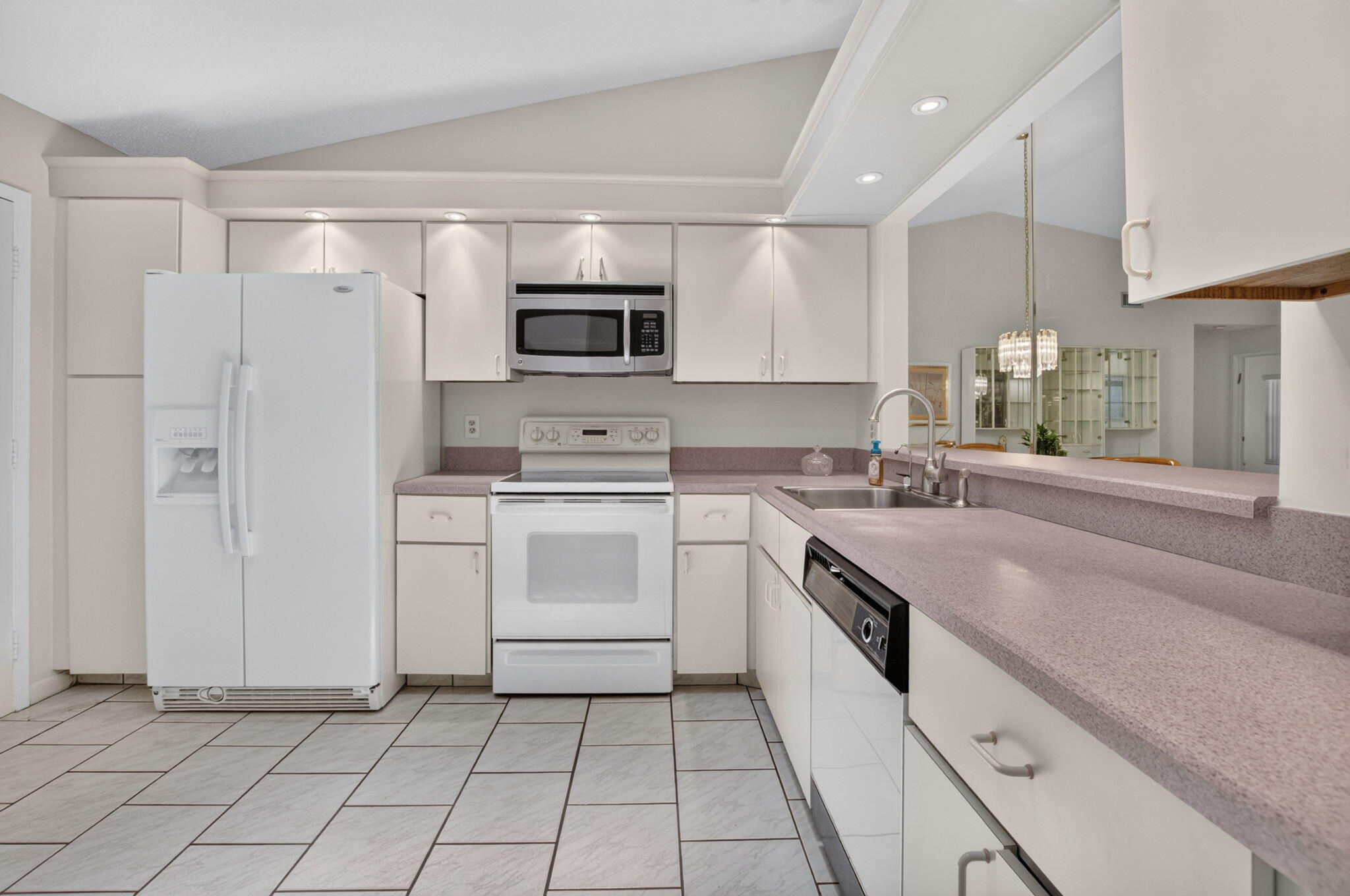 10546 Beach Palm Court B Property Photo 9