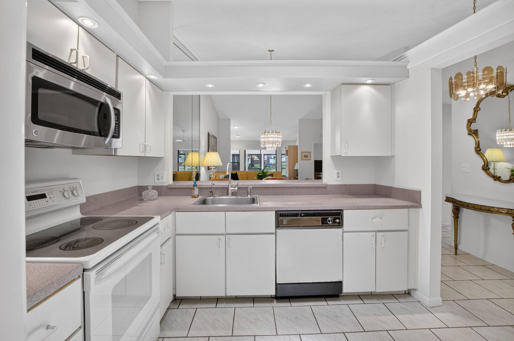 10546 Beach Palm Court B Property Photo 11
