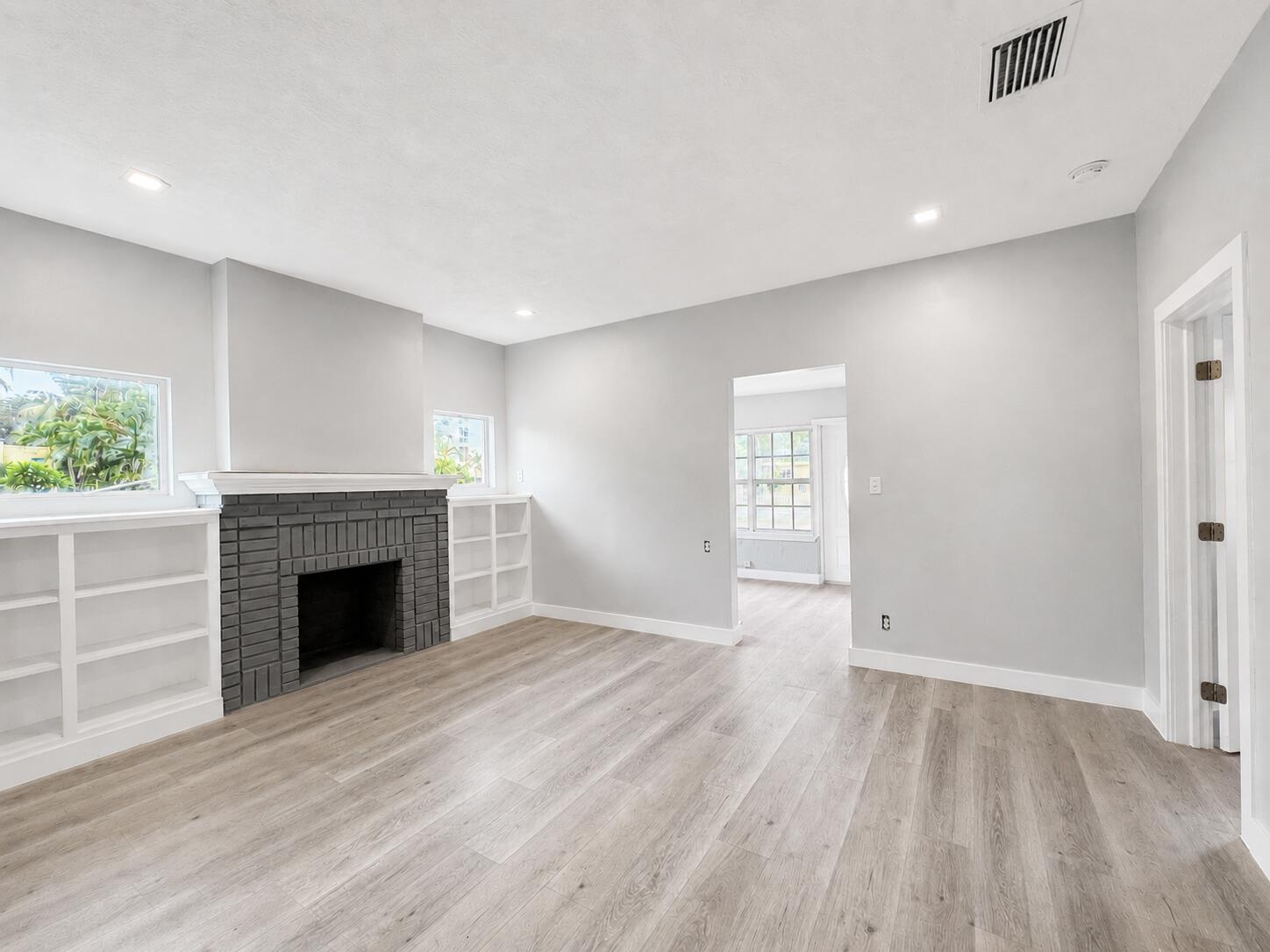 1905 Monroe Street Property Photo 2