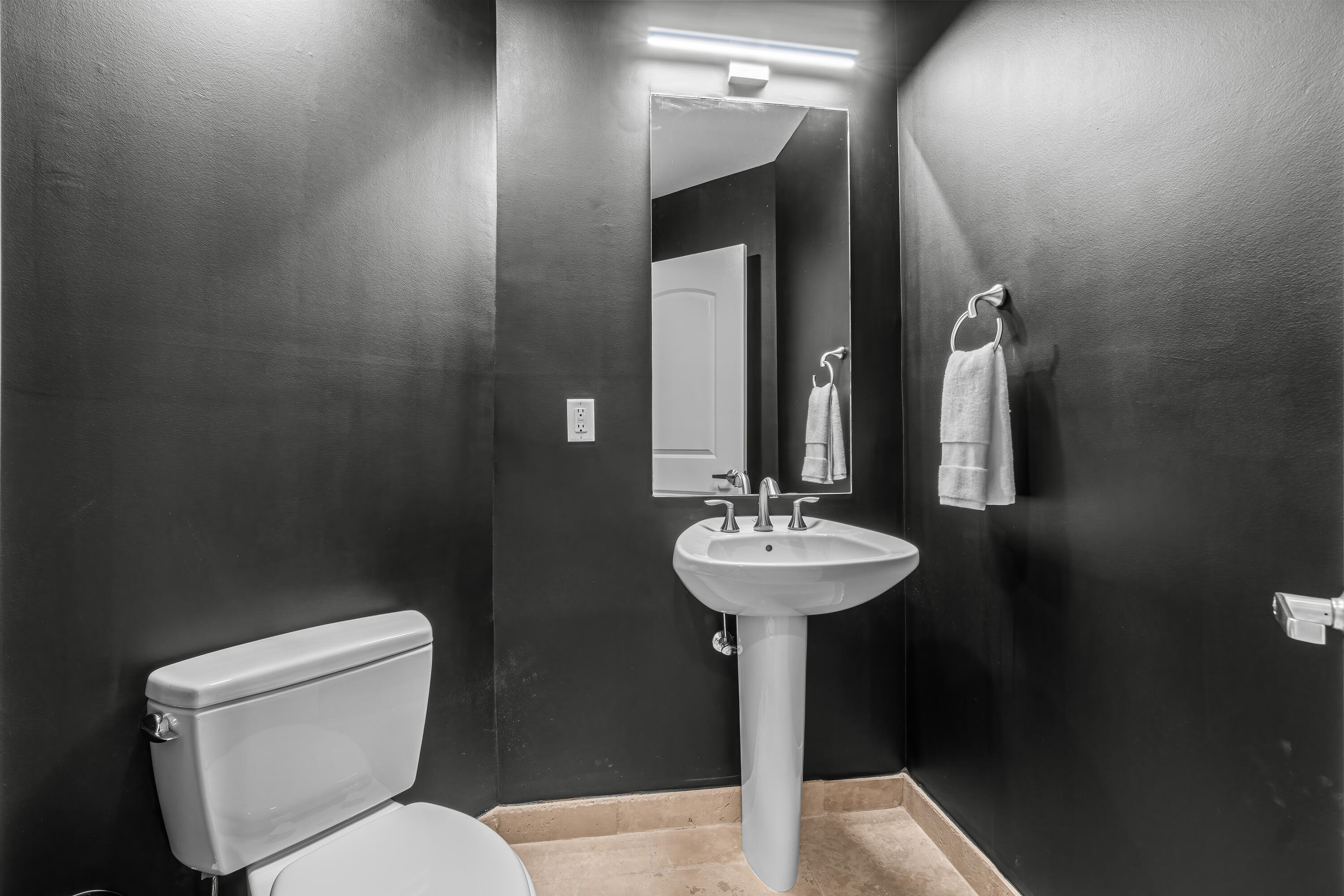 701 S Olive Avenue 1204 Property Photo 16