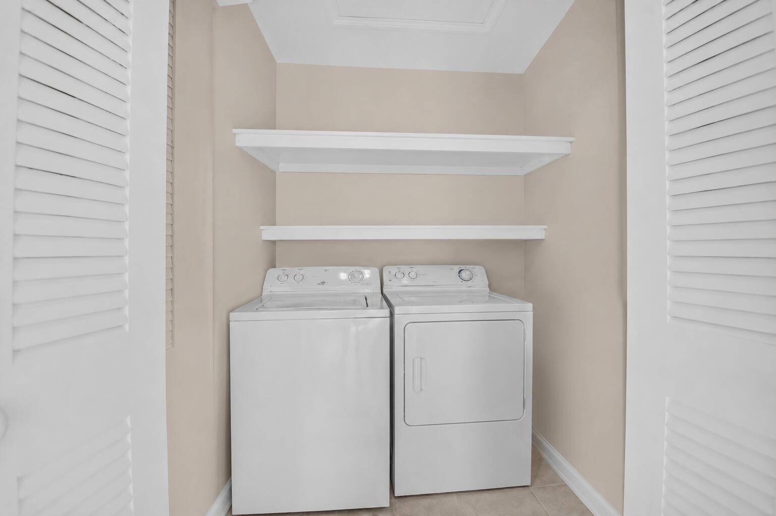 323 Capri G 323 Property Photo 17