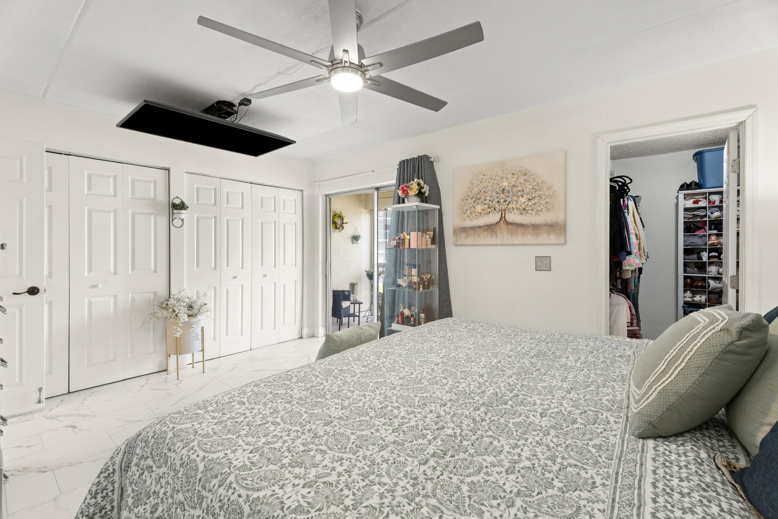 200 Village Green Circle E 206 Property Photo 14