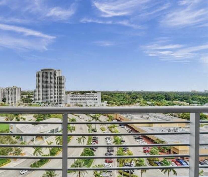 1720 Harrison Street 14h Property Photo 5