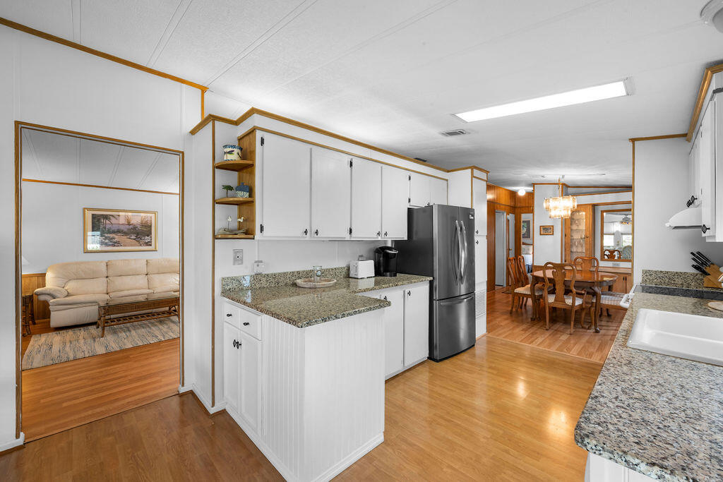 7894 Se Saratoga Drive E Property Photo 17