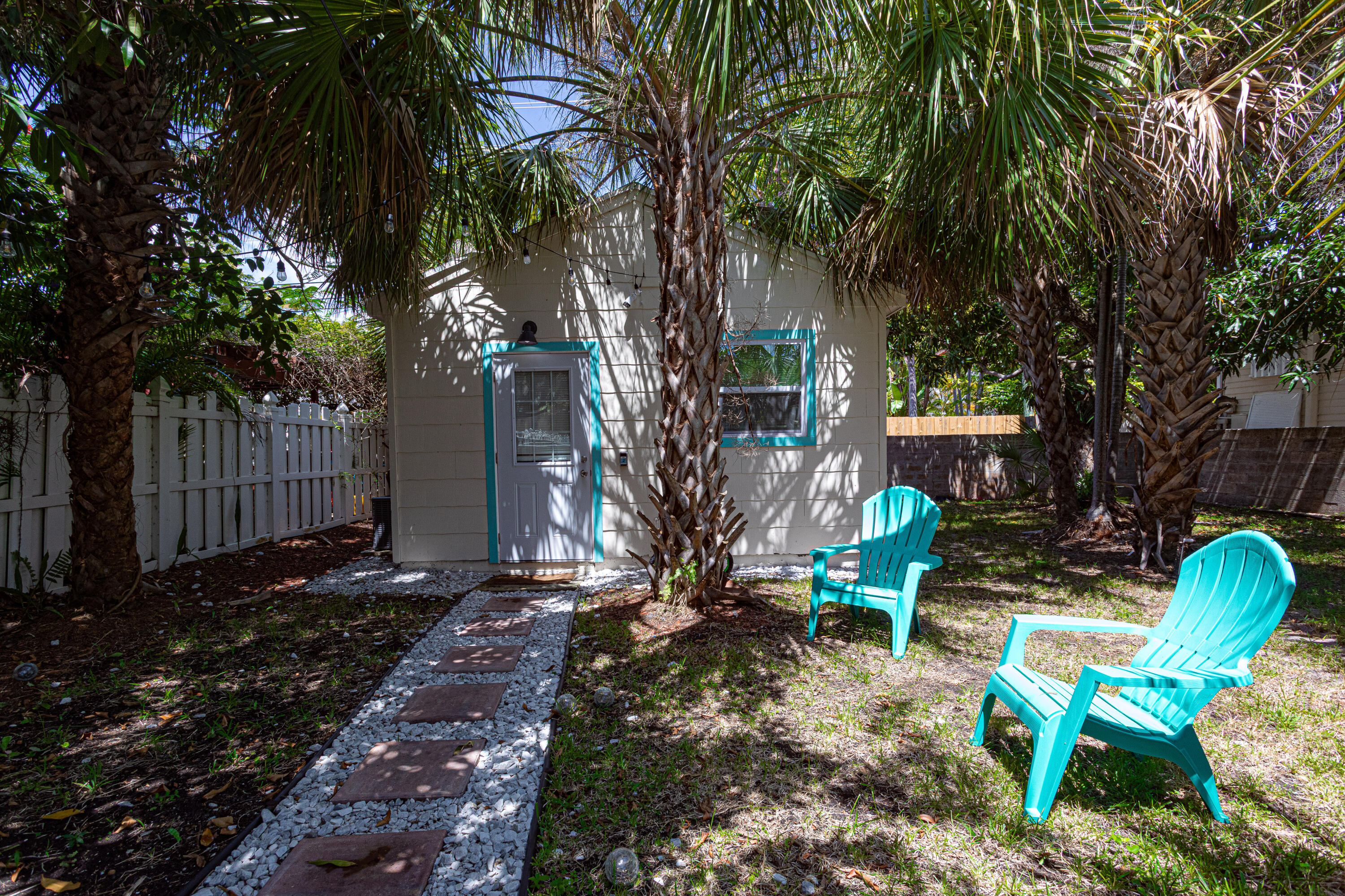 305 N Lakeside Drive Property Photo 7