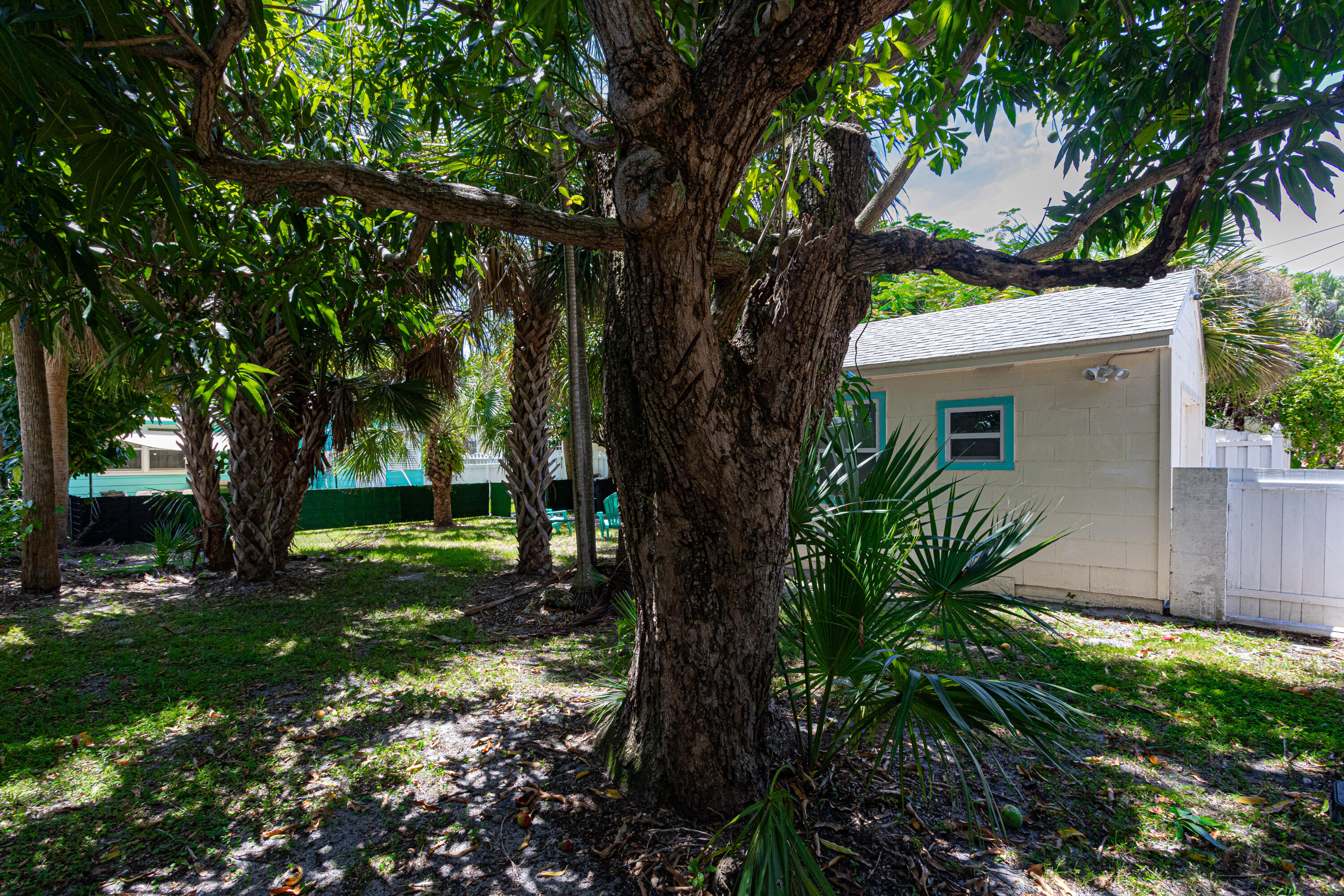 305 N Lakeside Drive Property Photo 27