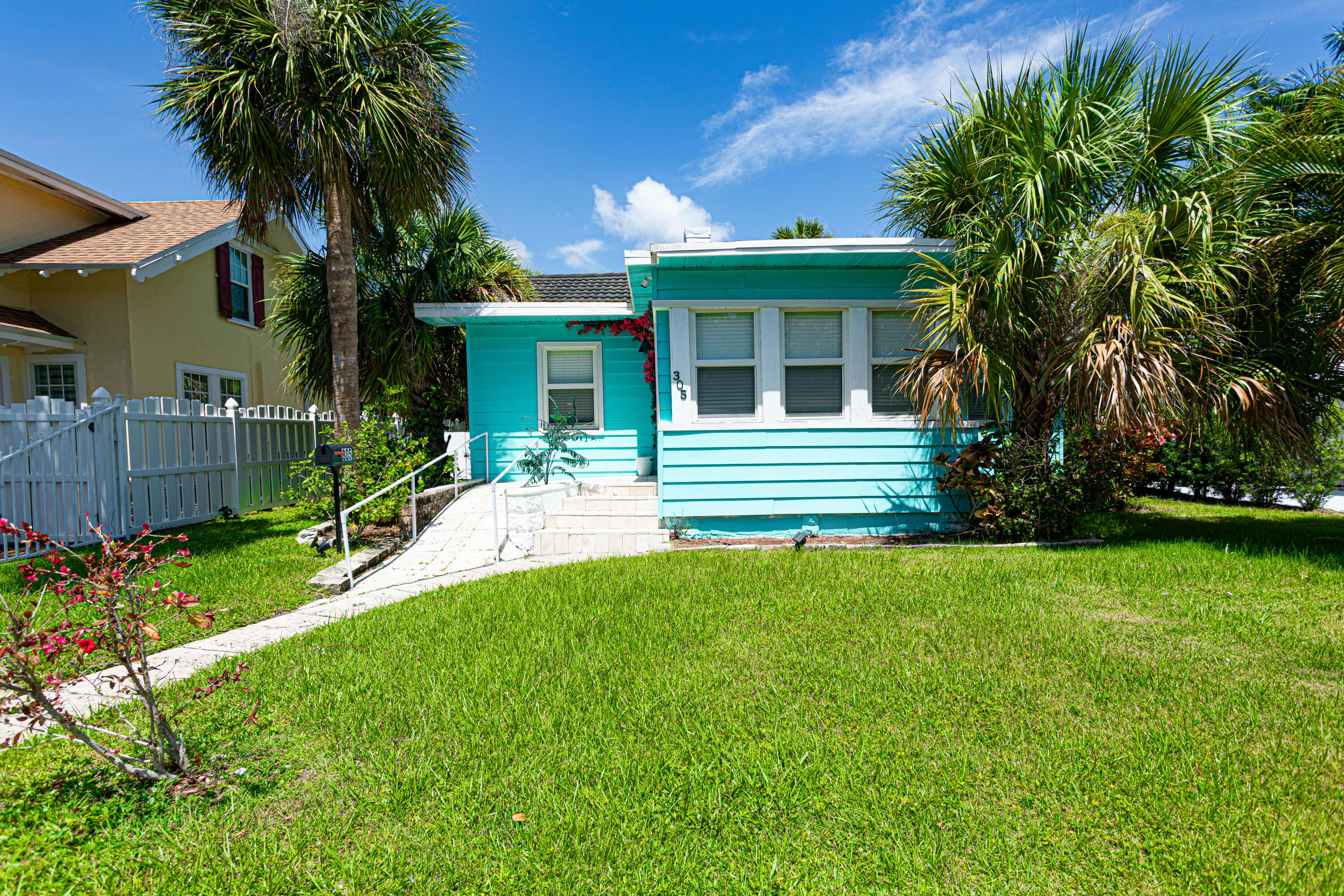 305 N Lakeside Drive Property Photo 30