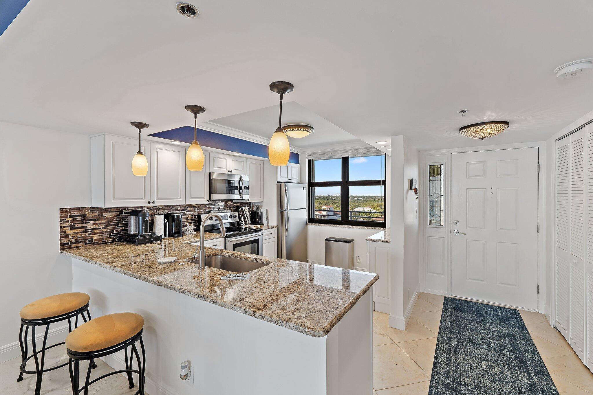 840 Ocean Drive 905 Property Photo 3