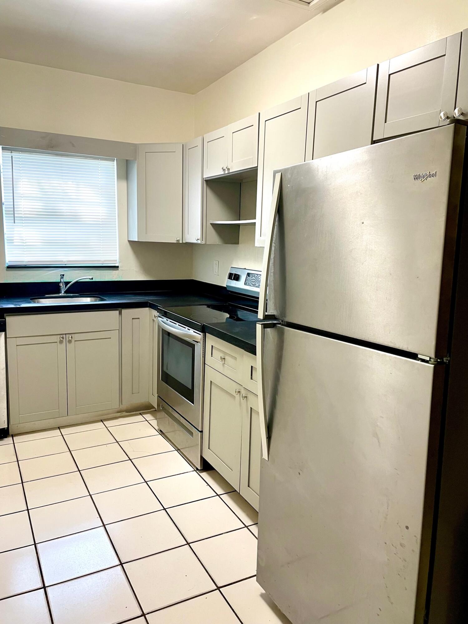 2308 Cleveland Street #e Property Photo 2