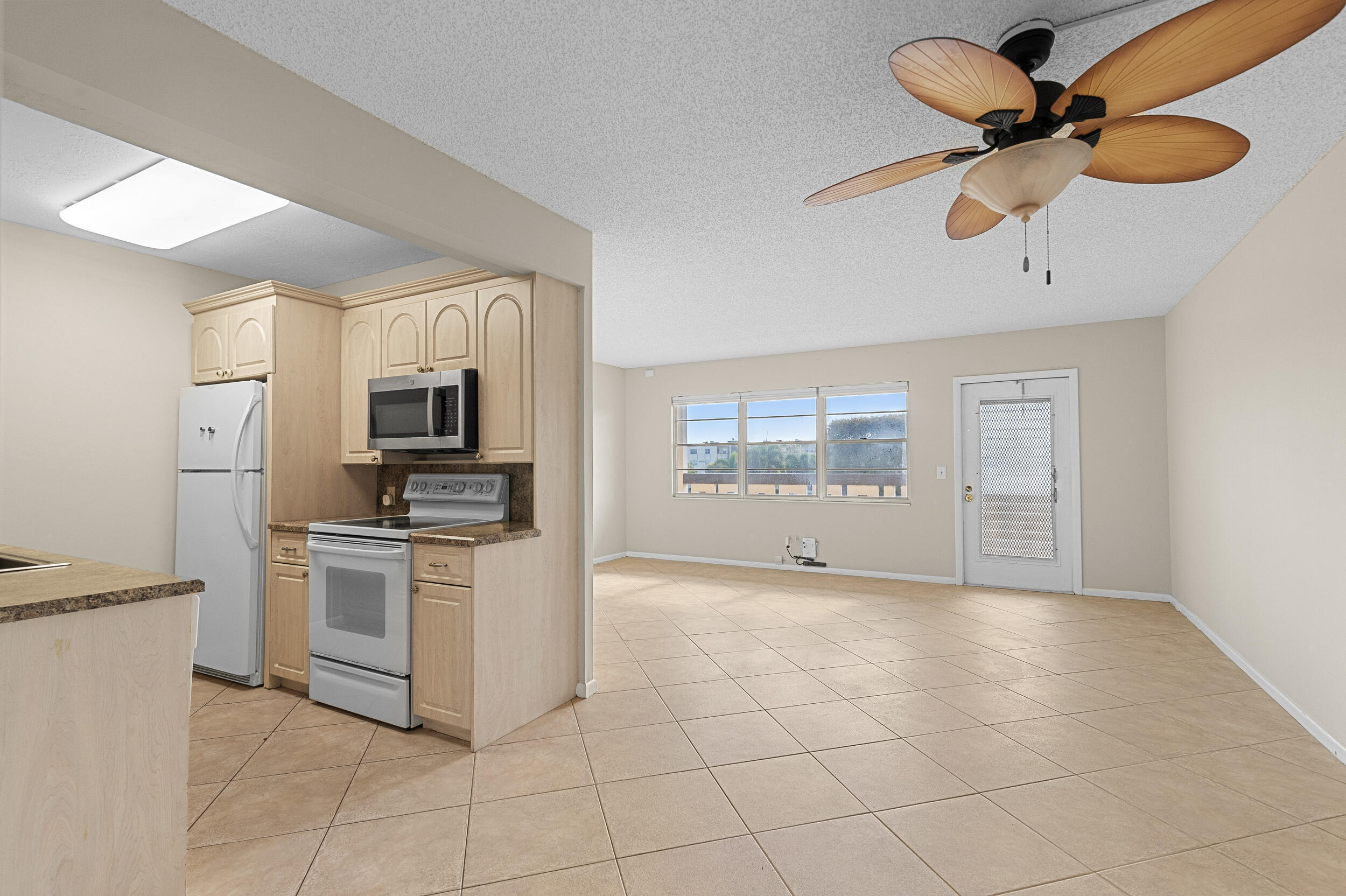 3013 Wolverton A Property Photo 14