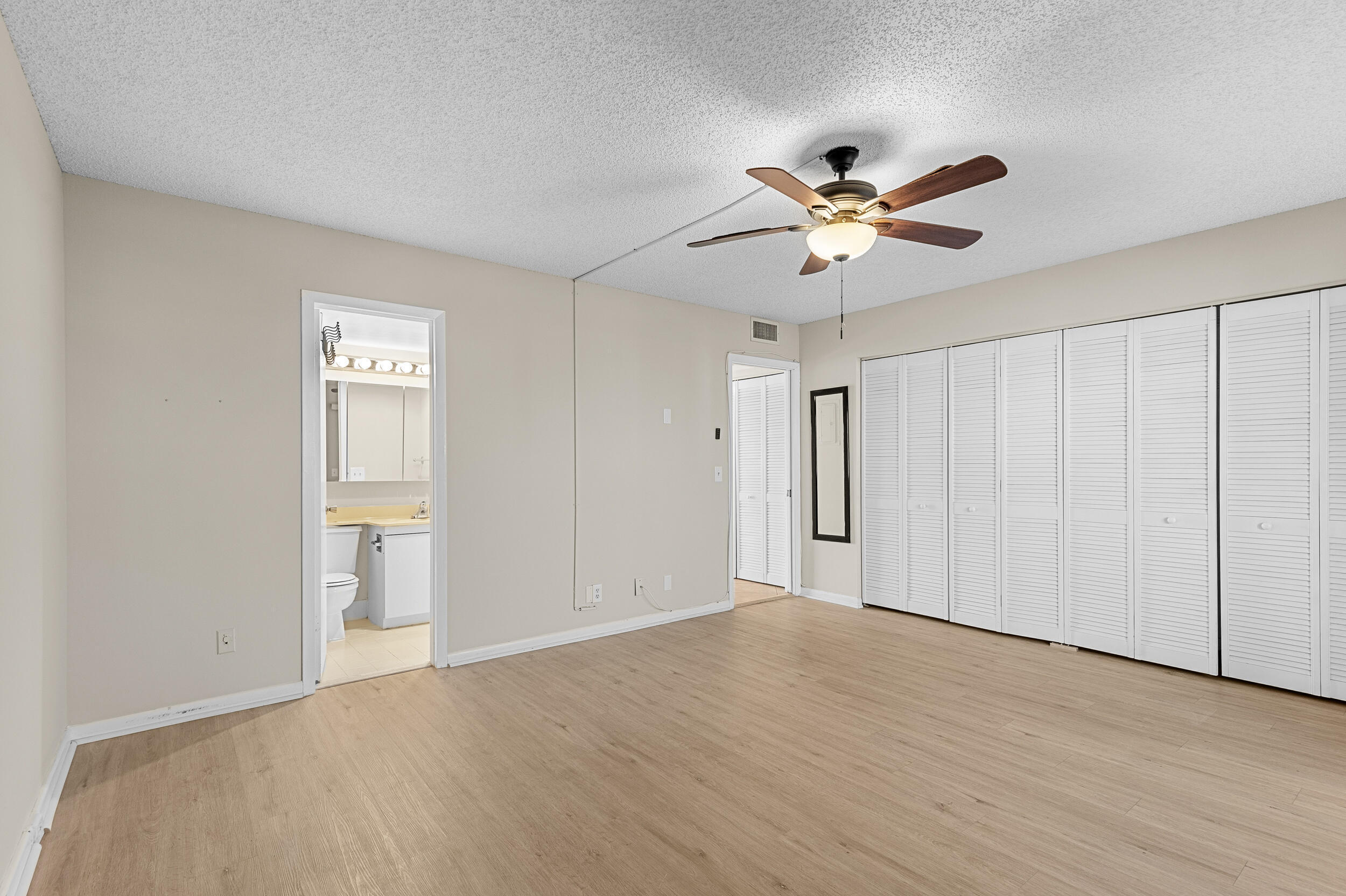 3013 Wolverton A Property Photo 16