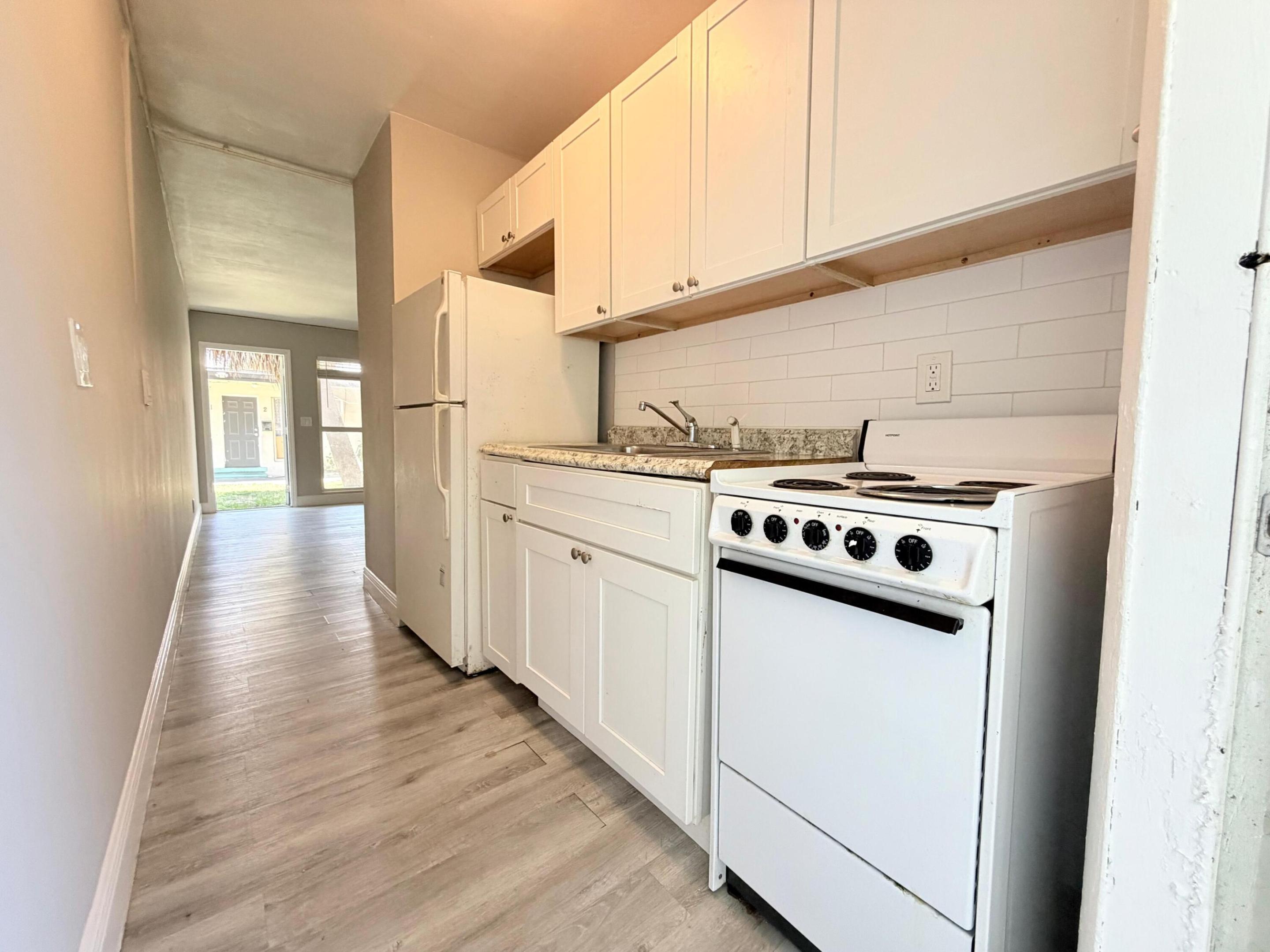 809 2nd Street 2 Property Photo 2