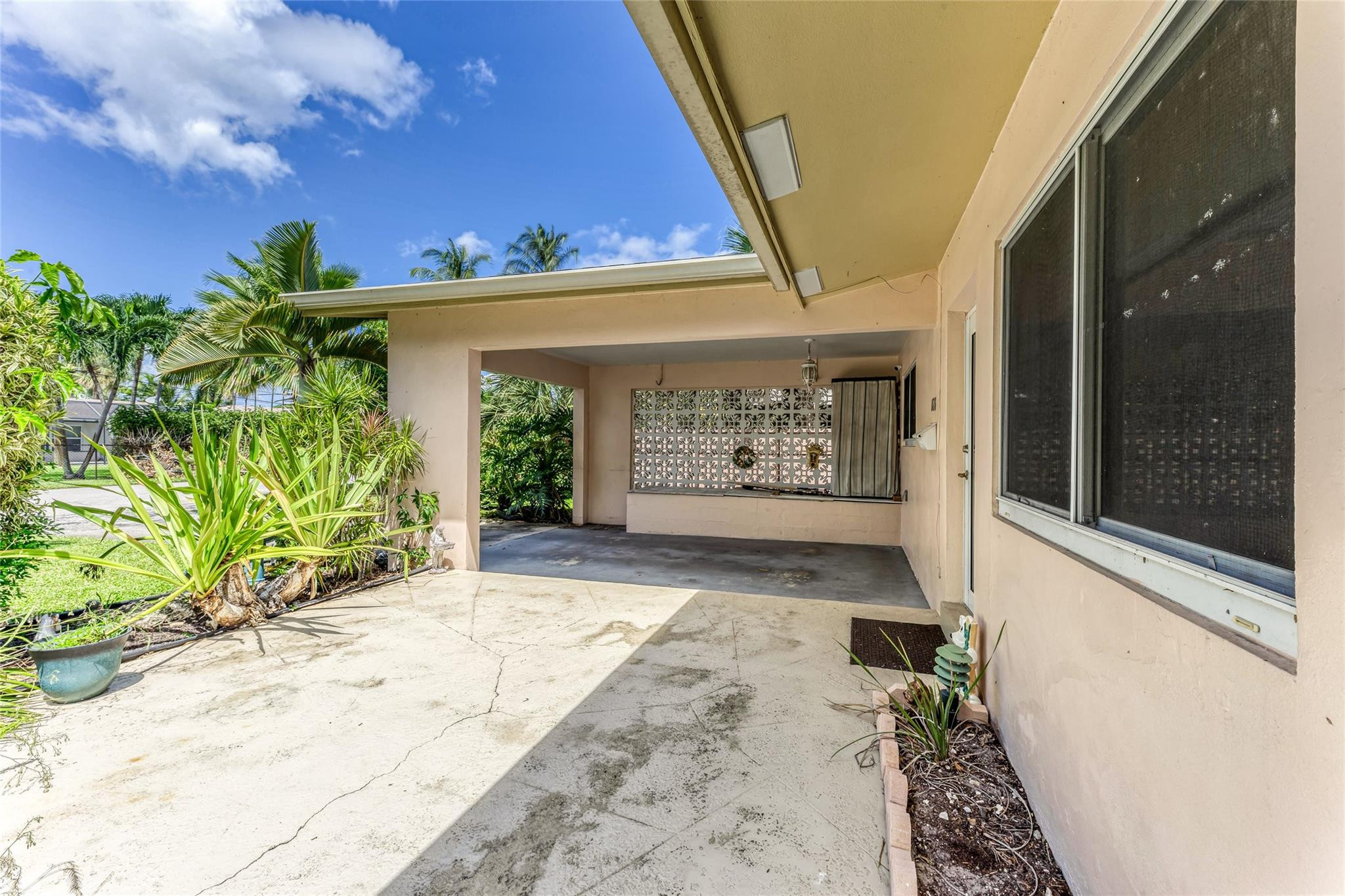 1676 Ne 40th Street Property Photo 25