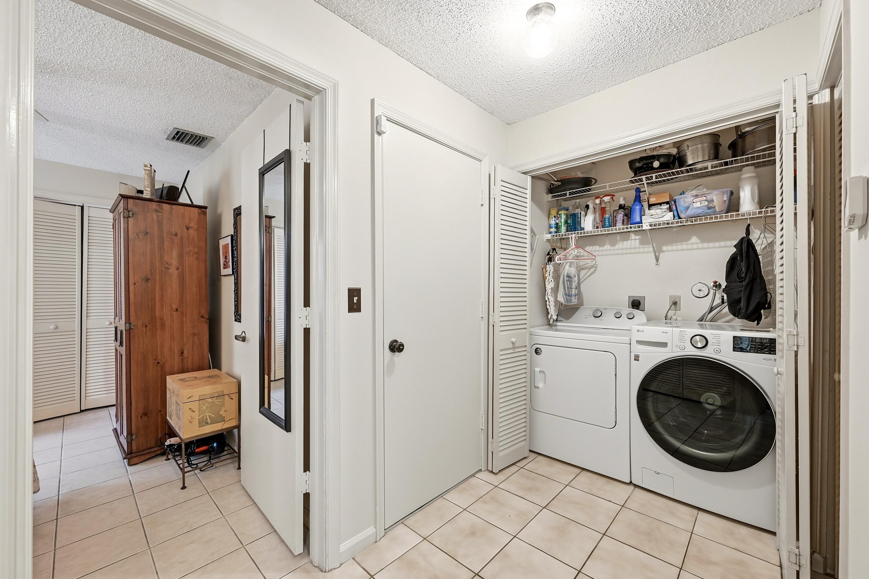 2118 Discovery Circle W Property Photo 17