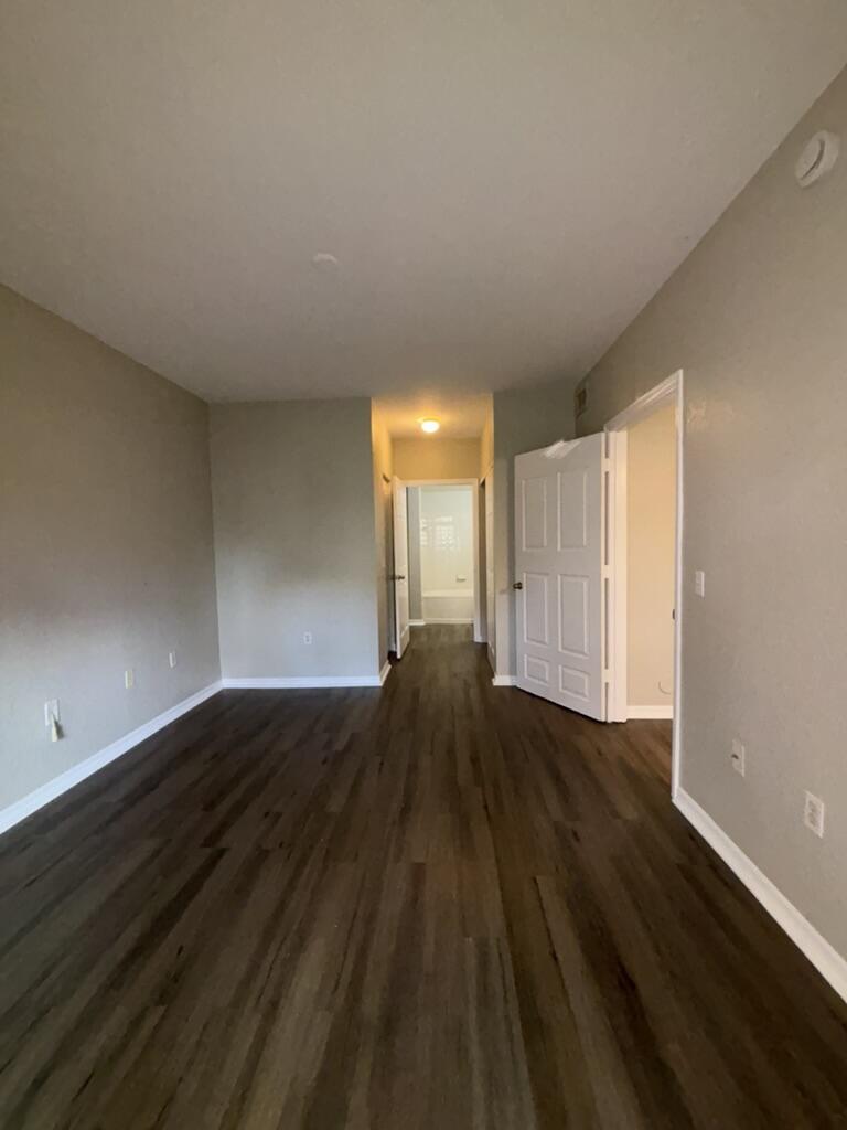 2412 Belmont Lane Property Photo 5
