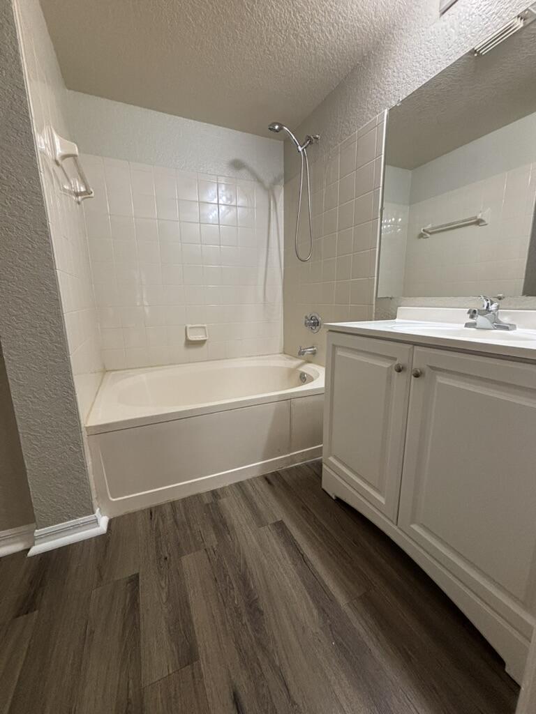 2412 Belmont Lane Property Photo 6