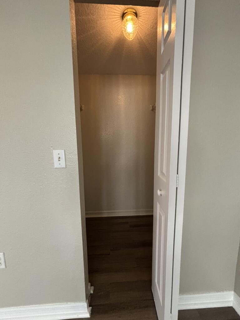 2412 Belmont Lane Property Photo 9