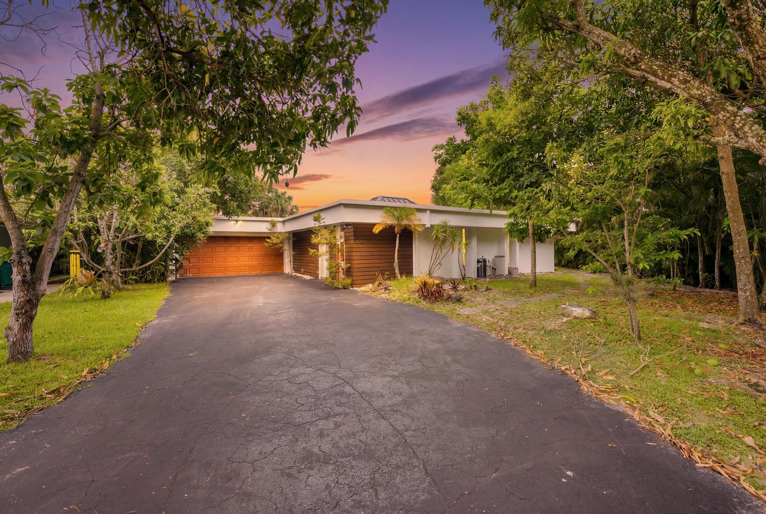 4400 Queen Palm Lane Property Photo 1