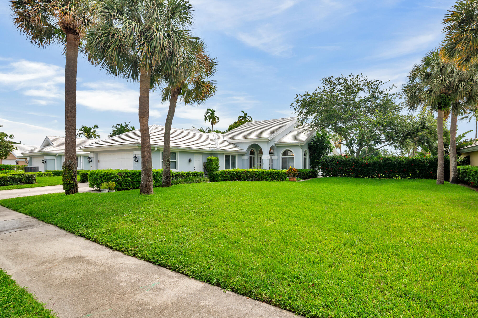 2402 Saratoga Bay Drive Property Photo 1