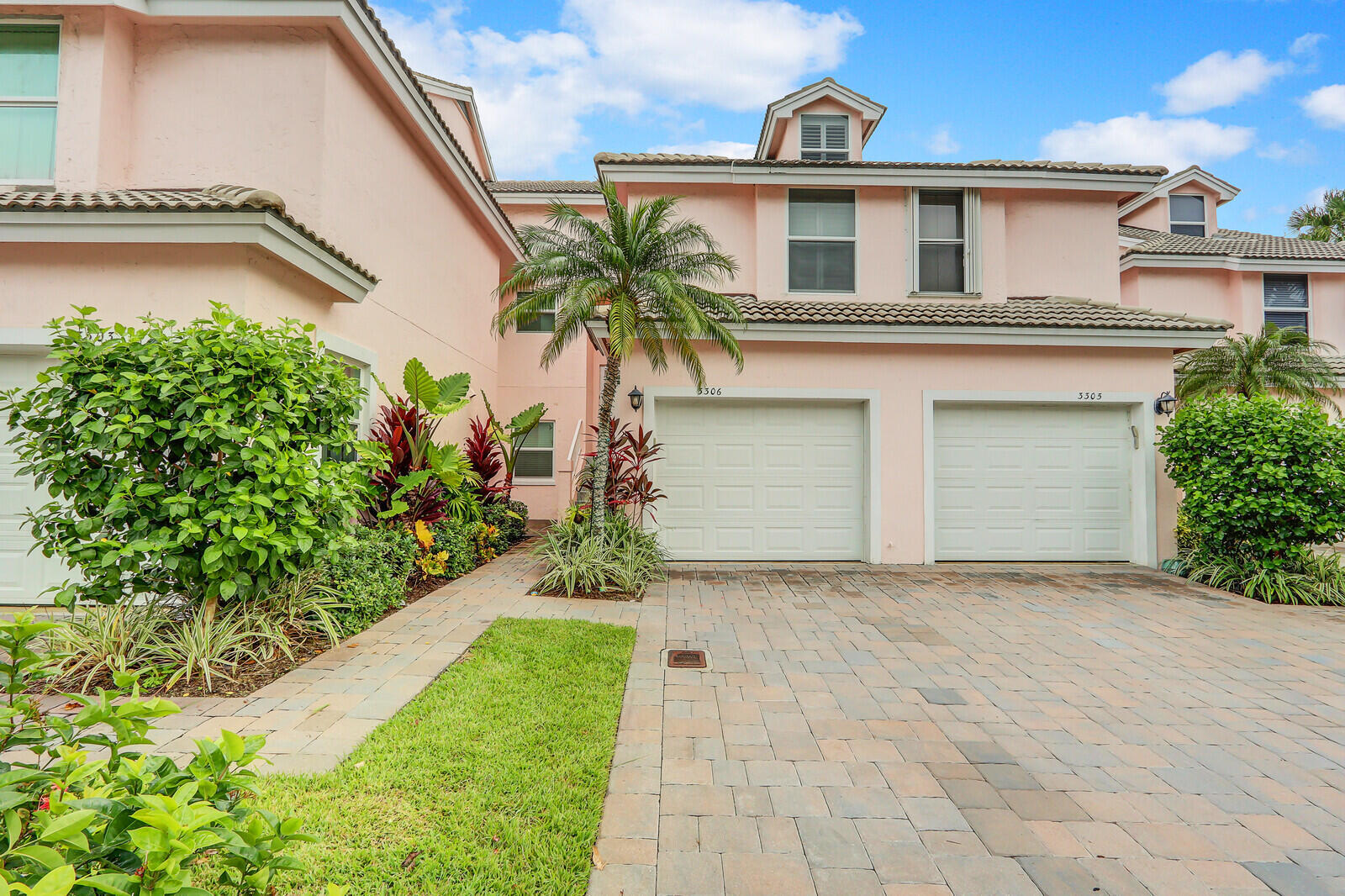3306 Fairway Drive N Property Photo 1