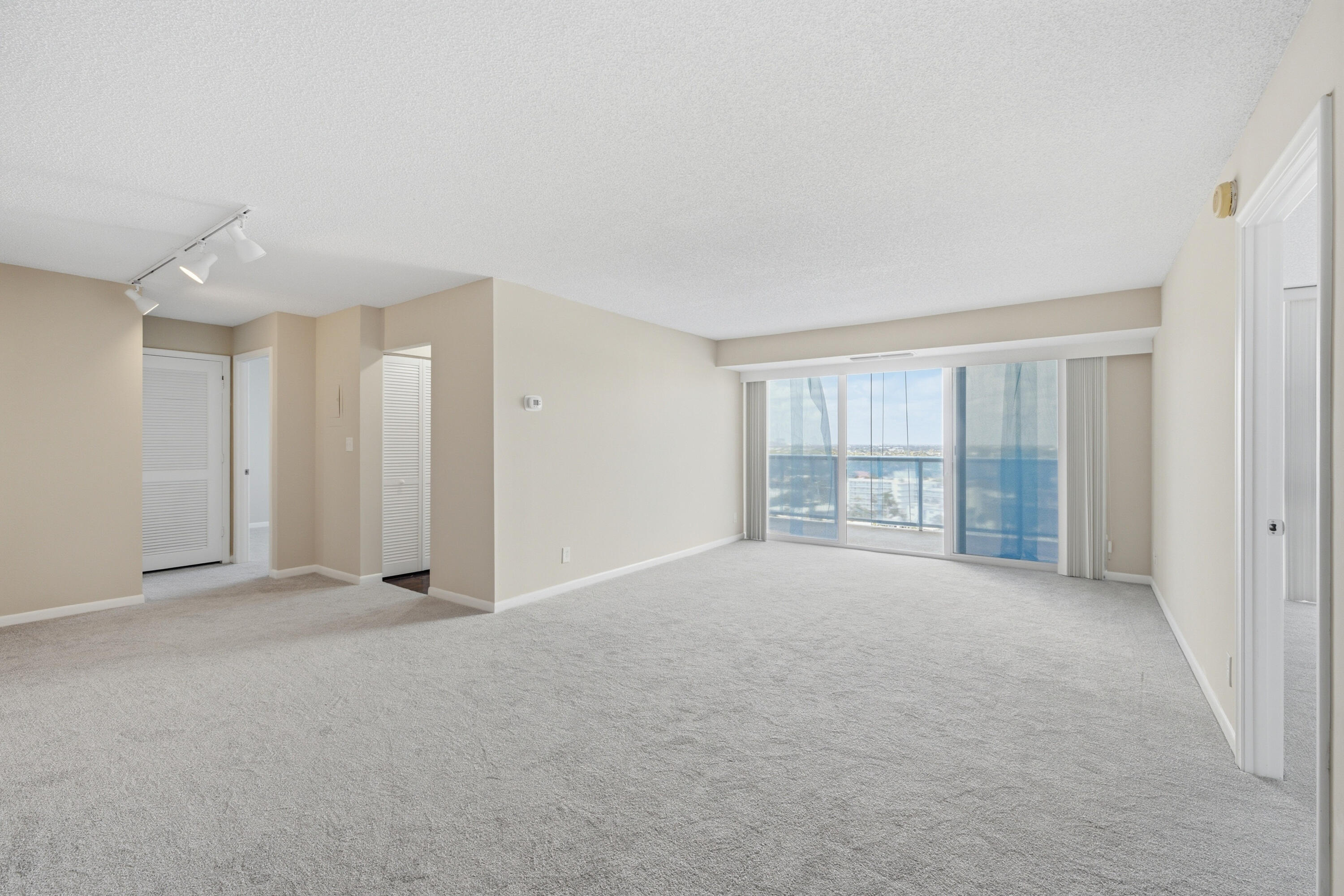 2841 N Ocean Boulevard 1503 Property Photo 3