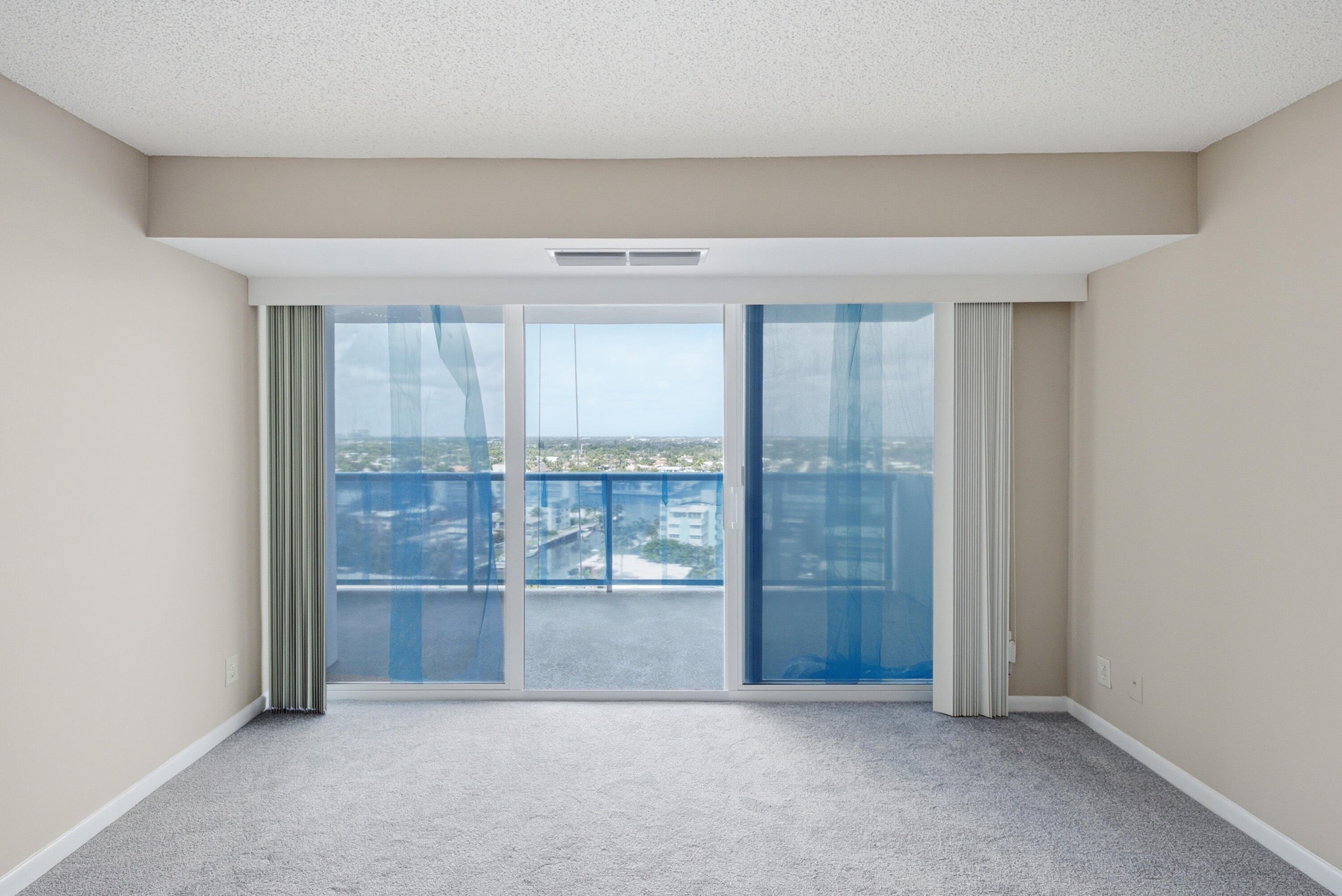 2841 N Ocean Boulevard 1503 Property Photo 4