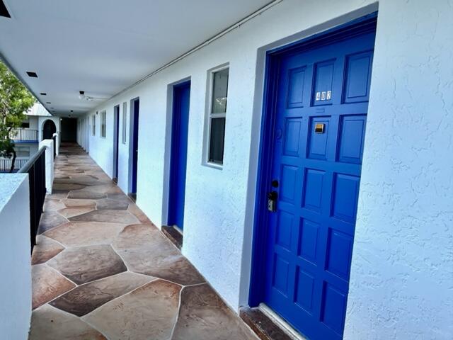 6061 N Falls Cir Drive 402 Property Photo 1