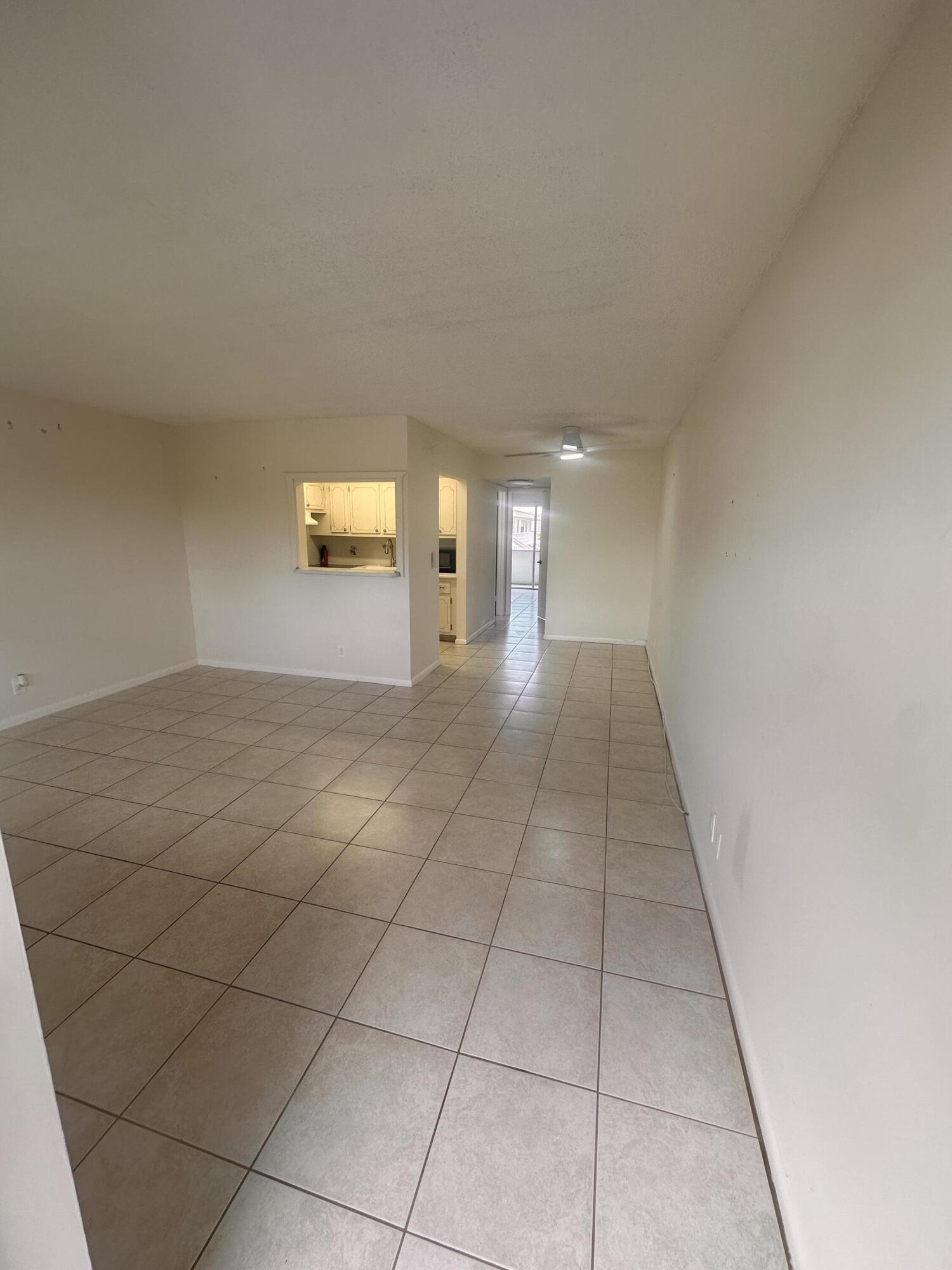 39 Cambridge B Property Photo 3