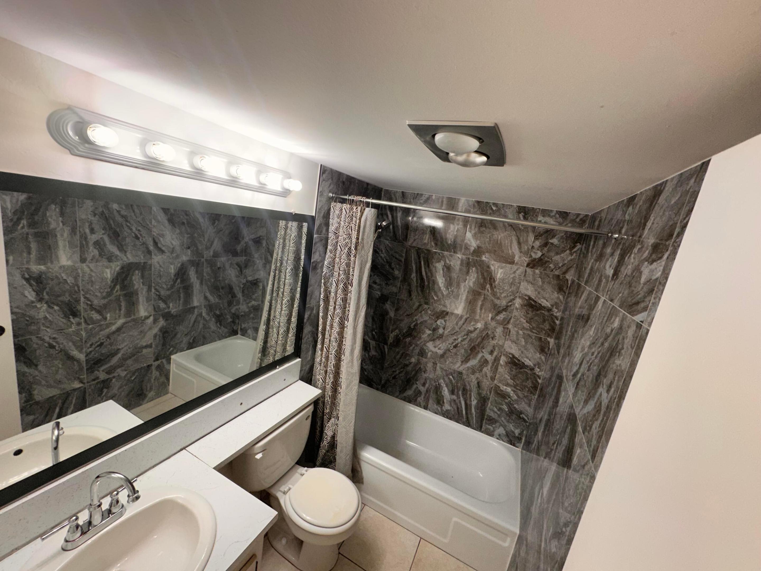 39 Cambridge B Property Photo 6