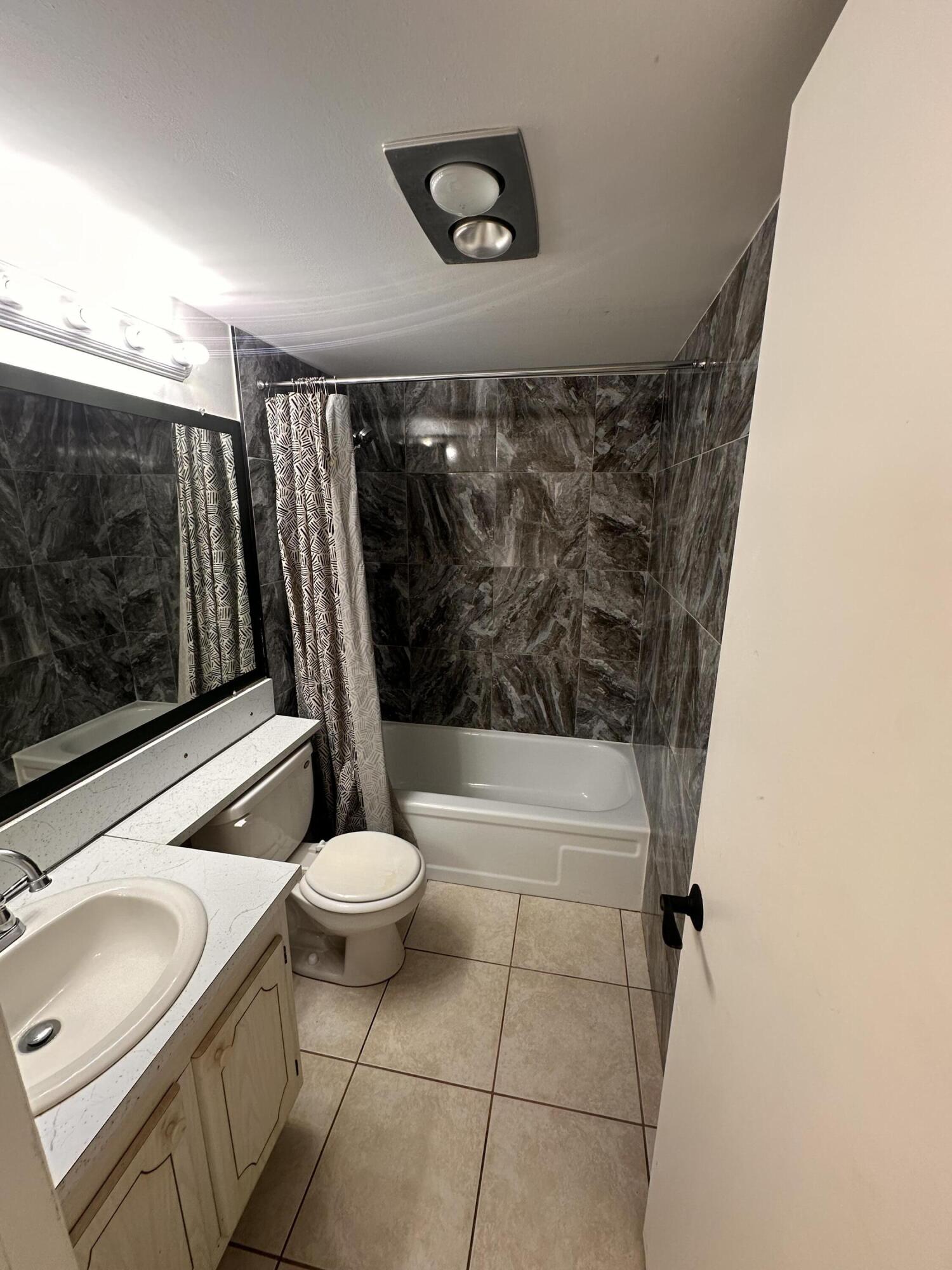 39 Cambridge B Property Photo 8