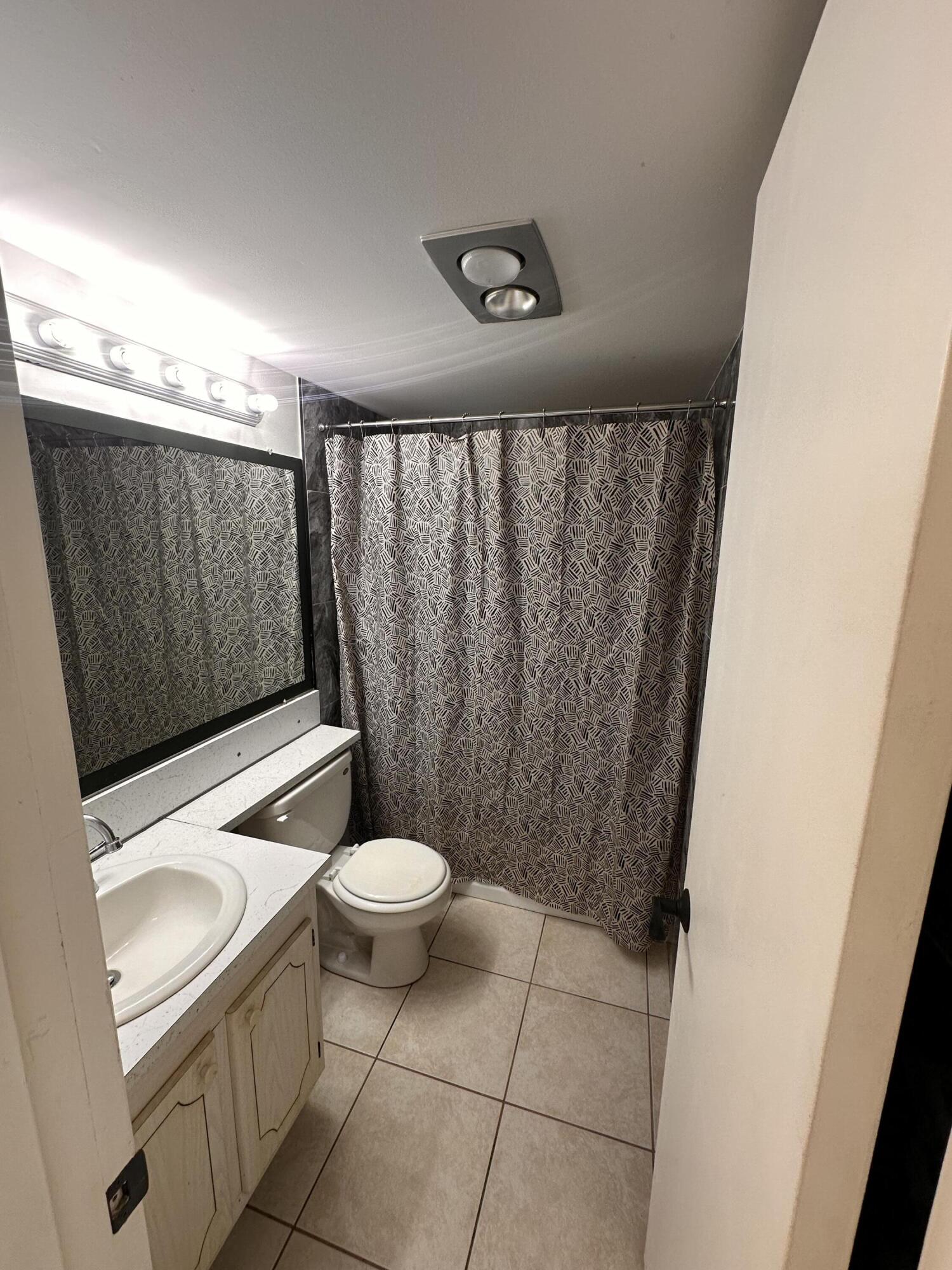 39 Cambridge B Property Photo 9