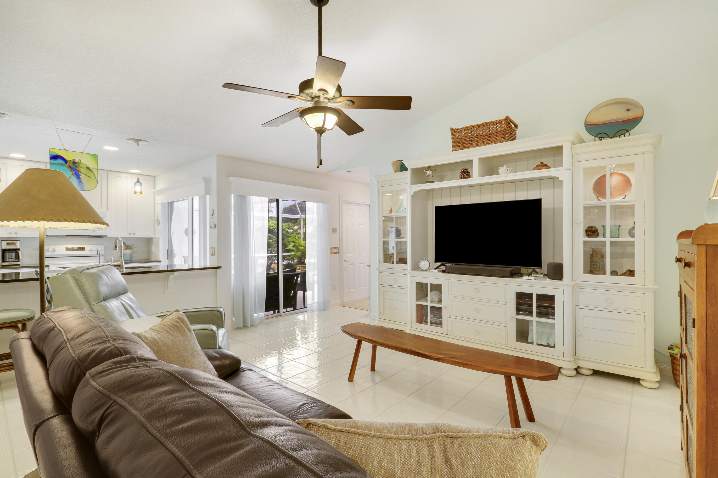 10301 Chapman Oak Court Property Photo 8
