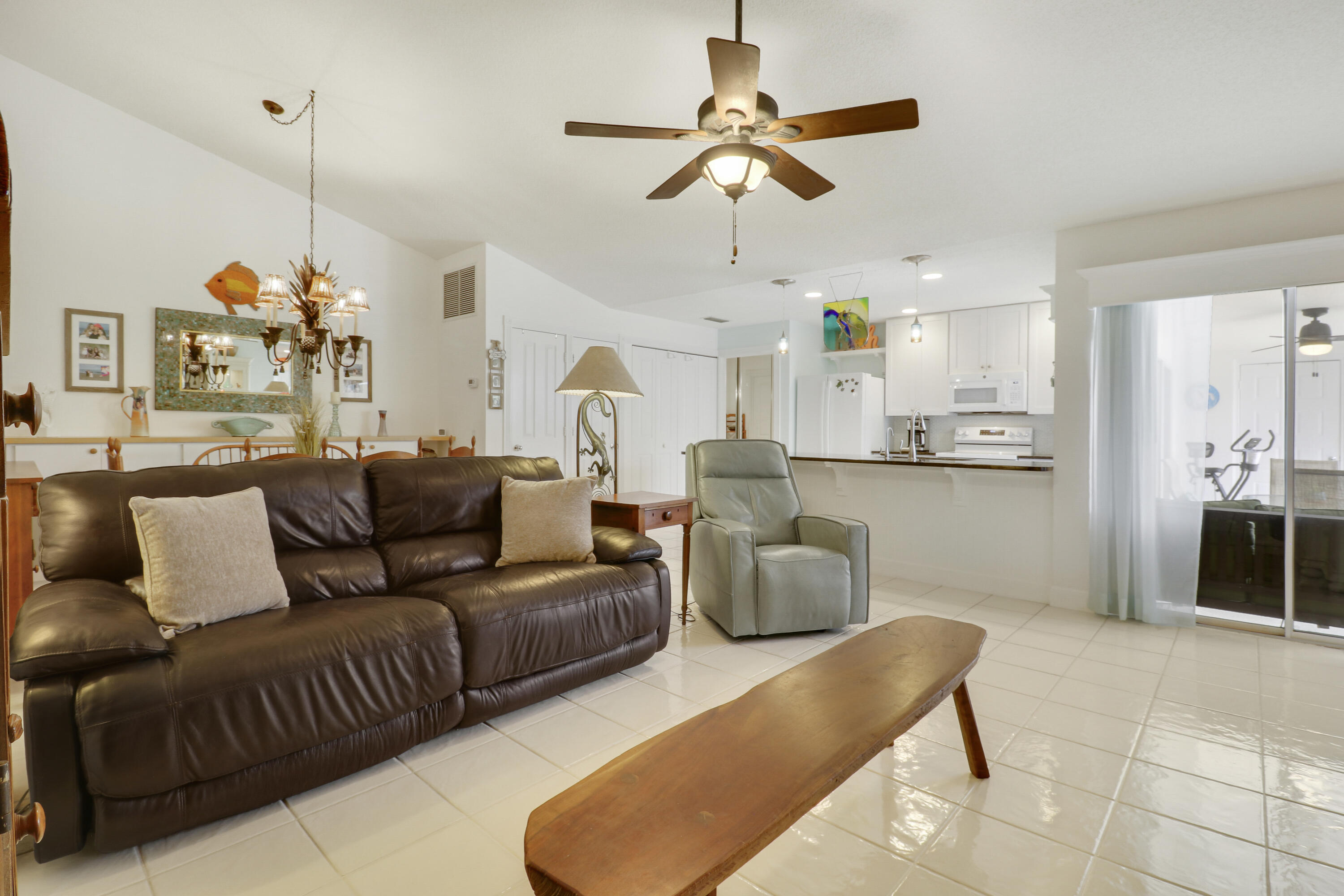 10301 Chapman Oak Court Property Photo 9