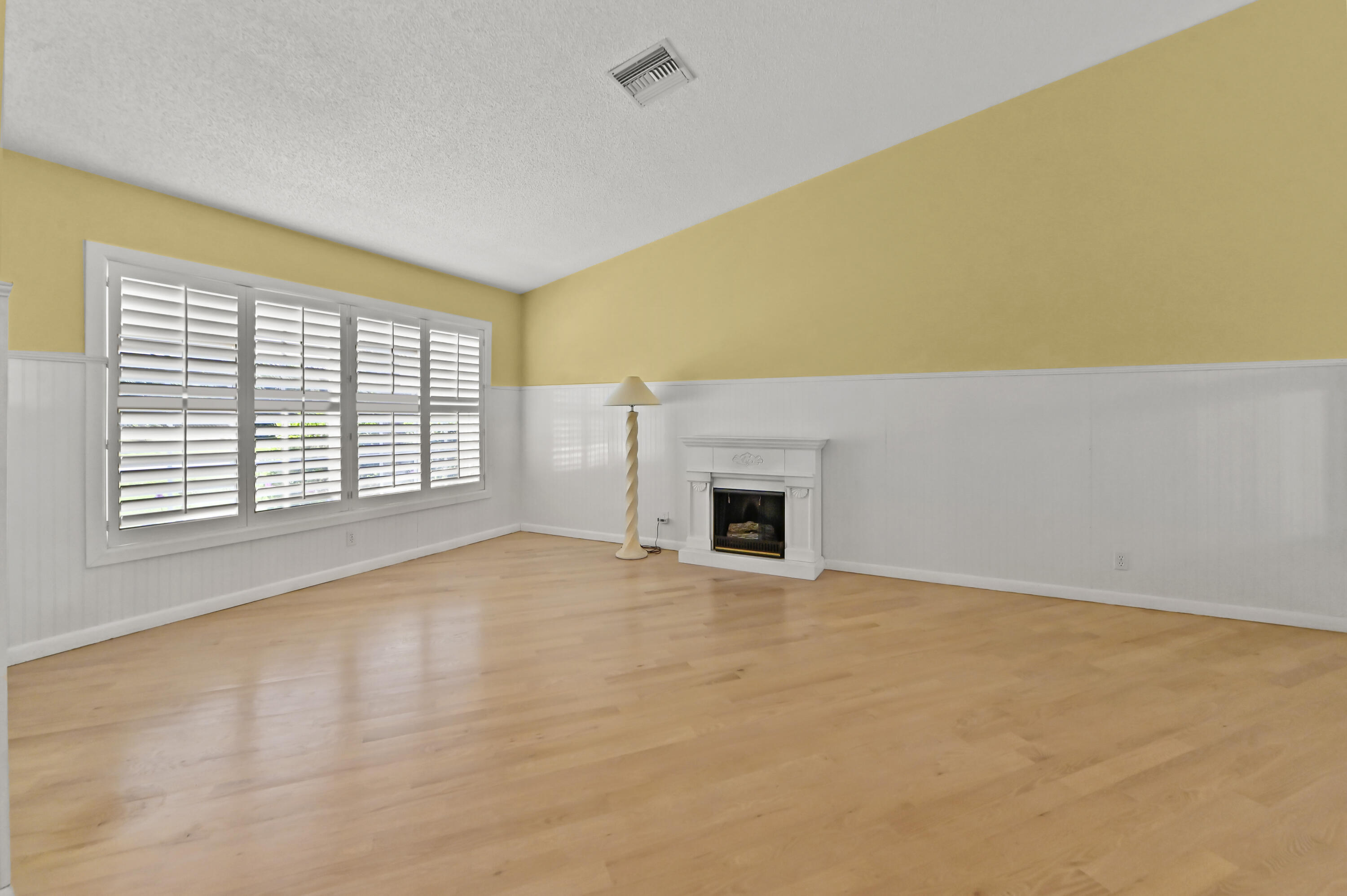 7461 Anadale Circle Property Photo 8