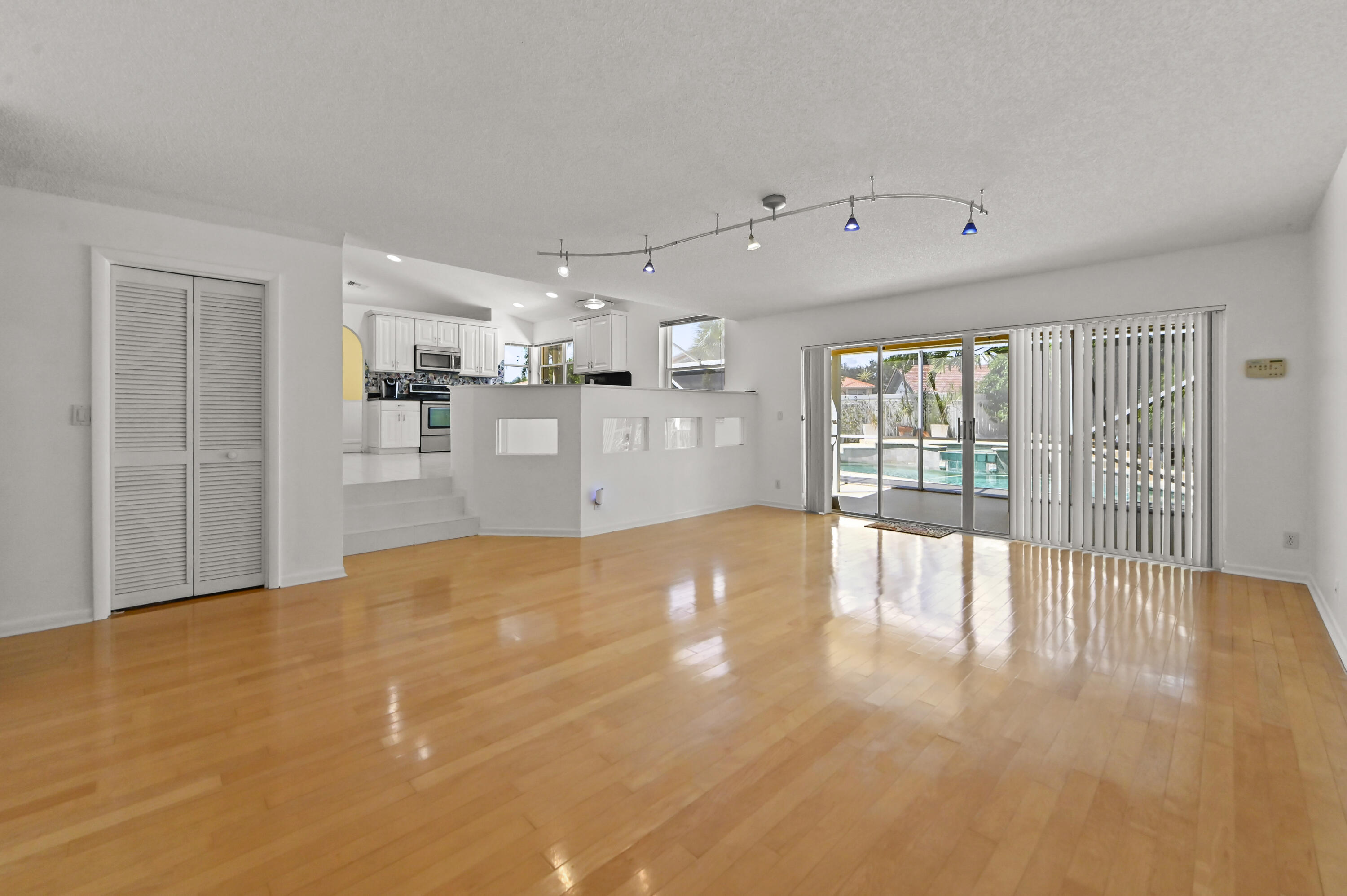 7461 Anadale Circle Property Photo 16