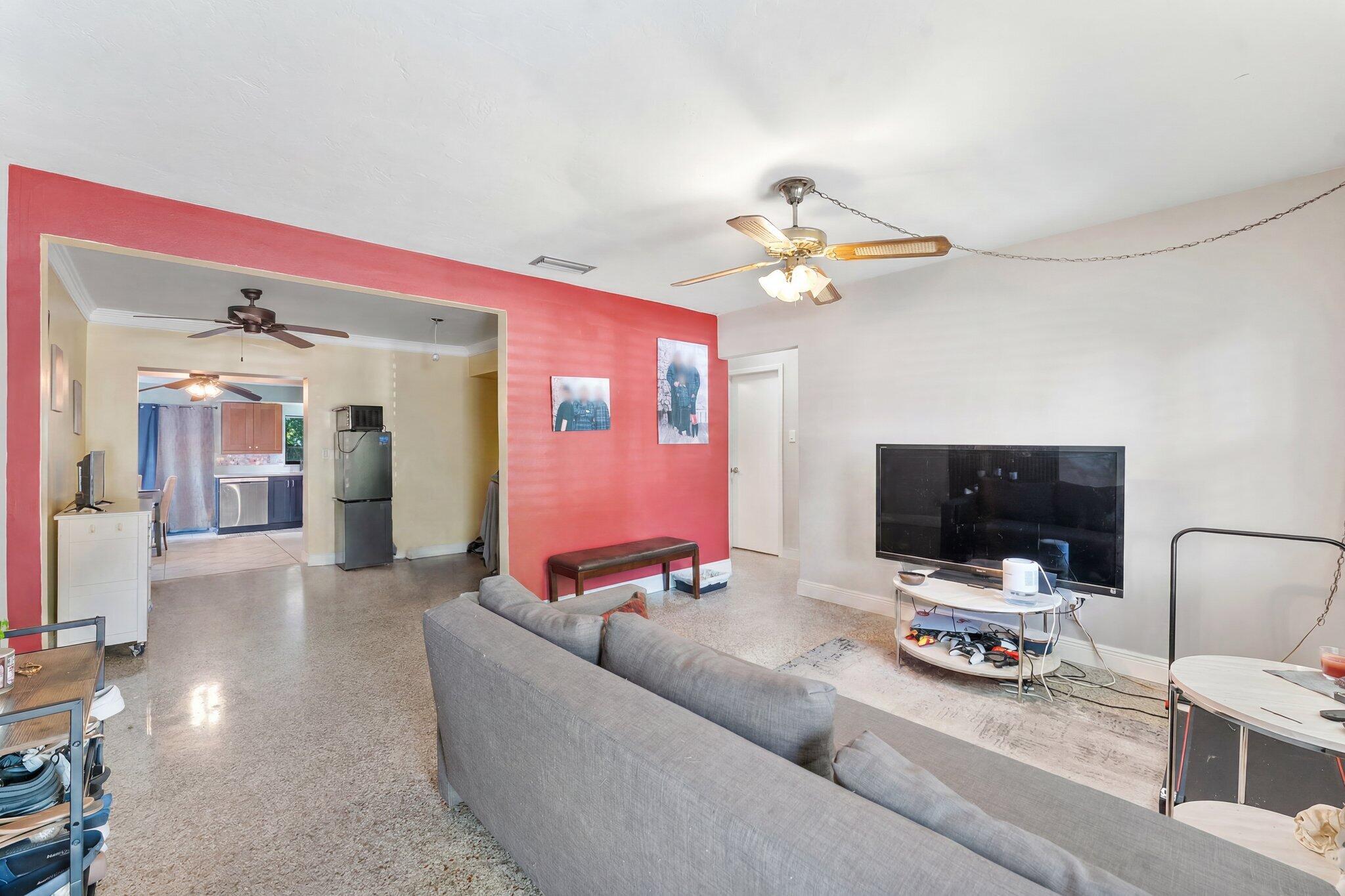 1326 Sw 23rd Avenue Property Photo 2