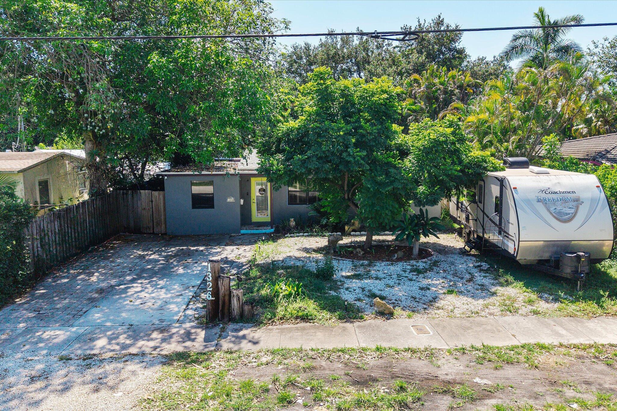 1326 Sw 23rd Avenue Property Photo 18