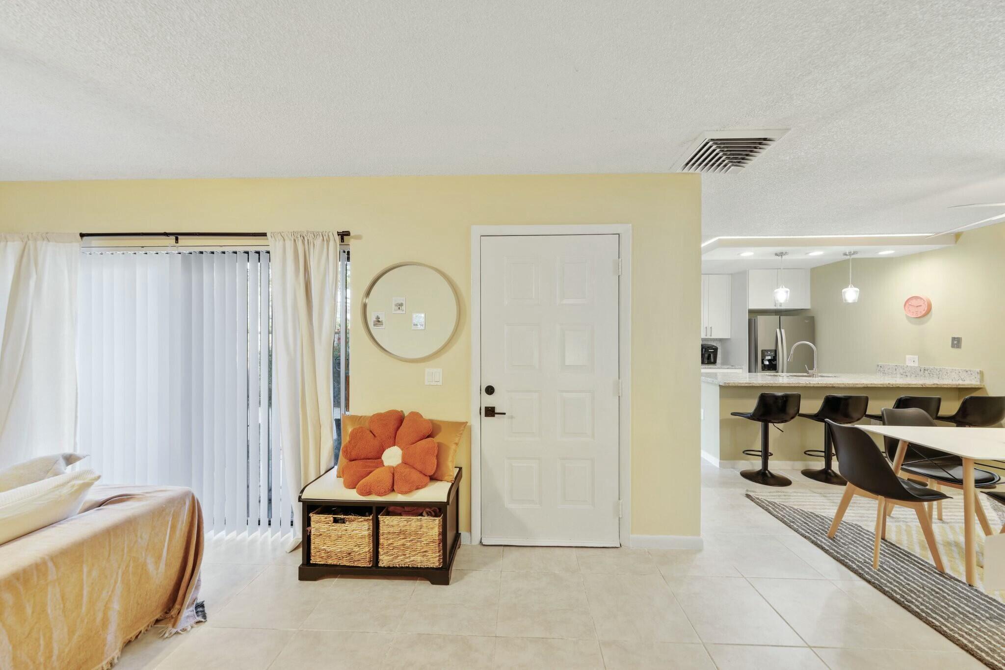 5110 51st Way Property Photo 2
