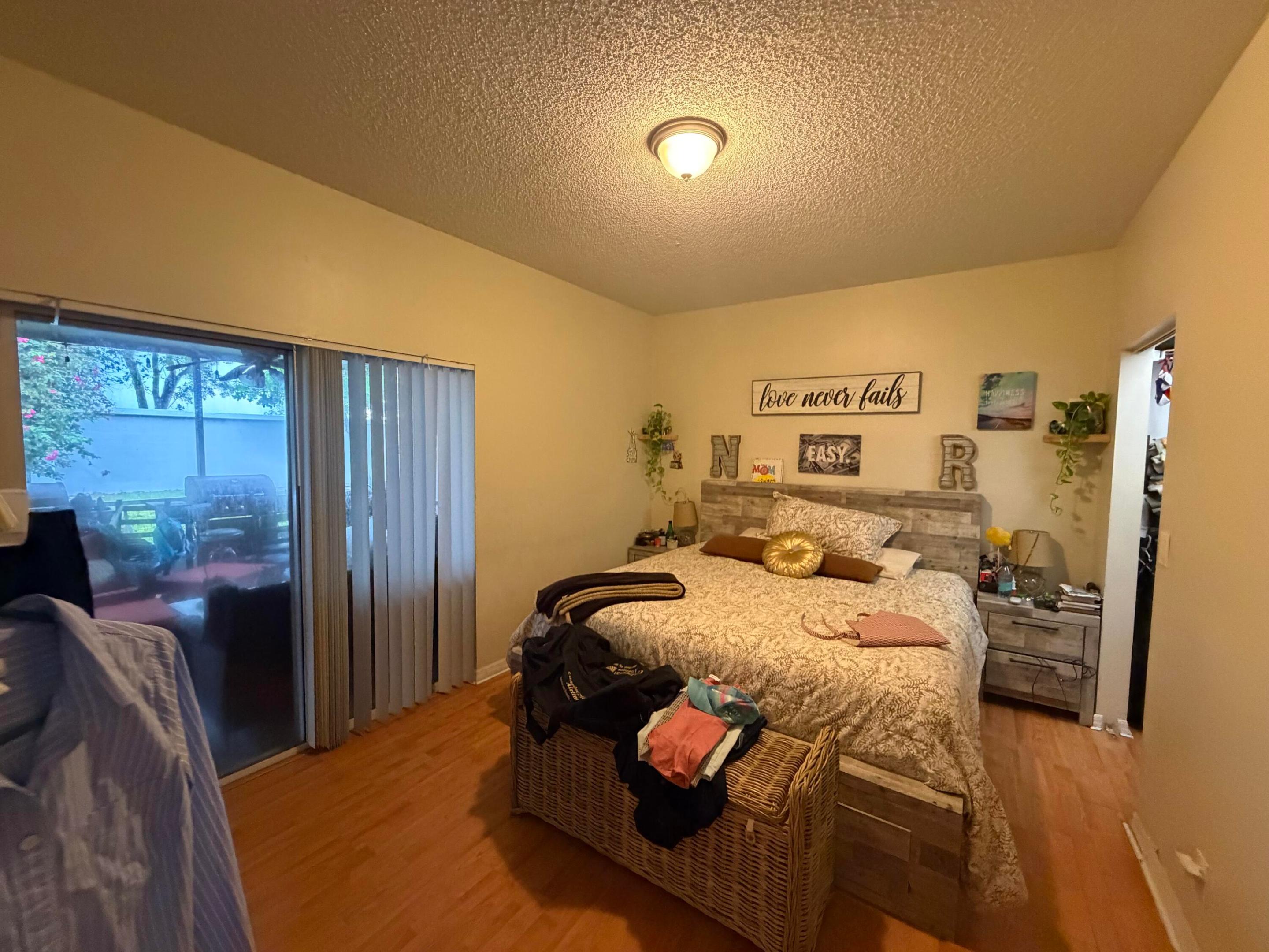 4271 Sw 10th Court Property Photo 8